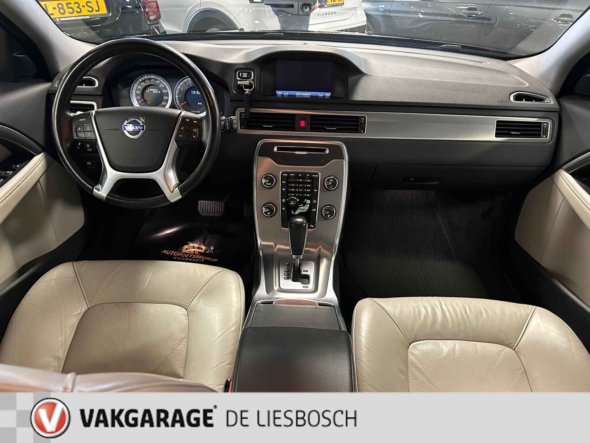 Volvo V70 1.6 T4 Limited Edition / Automaat / Leder /Stoel verwarming / trekhaak - 12/28