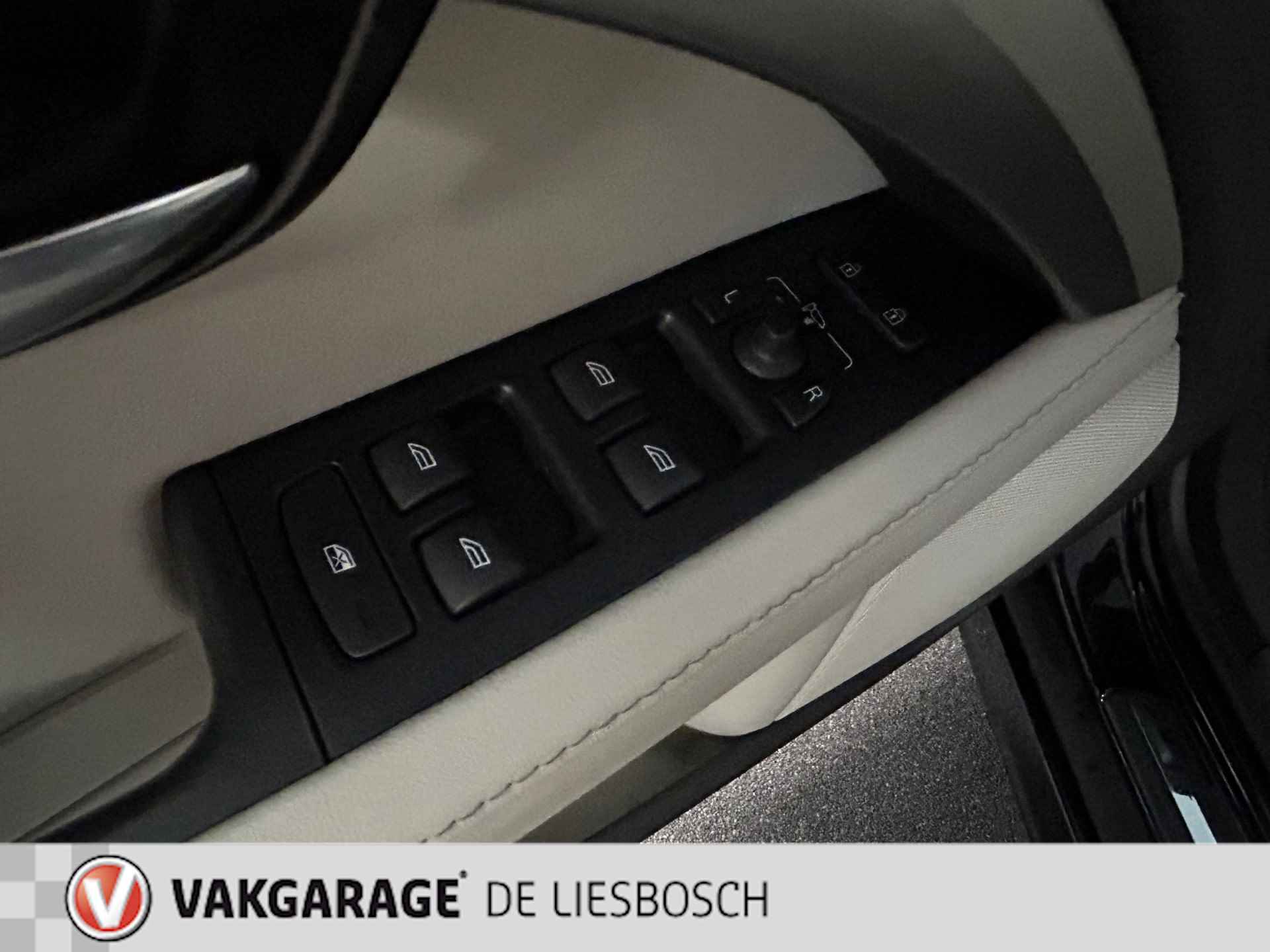 Volvo V70 1.6 T4 Limited Edition / Automaat / Leder /Stoel verwarming / trekhaak - 15/28