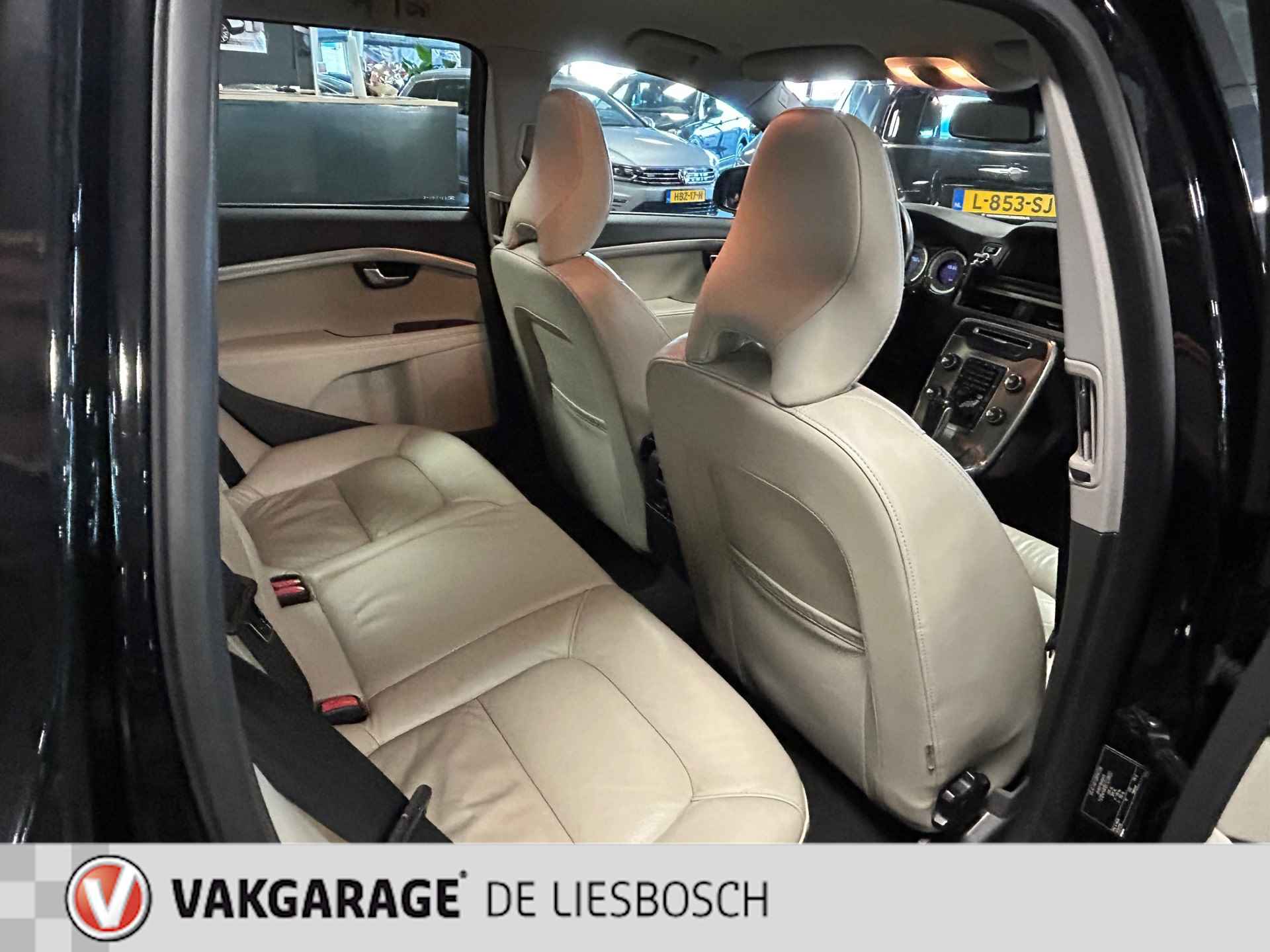 Volvo V70 1.6 T4 Limited Edition / Automaat / Leder /Stoel verwarming / trekhaak - 17/28