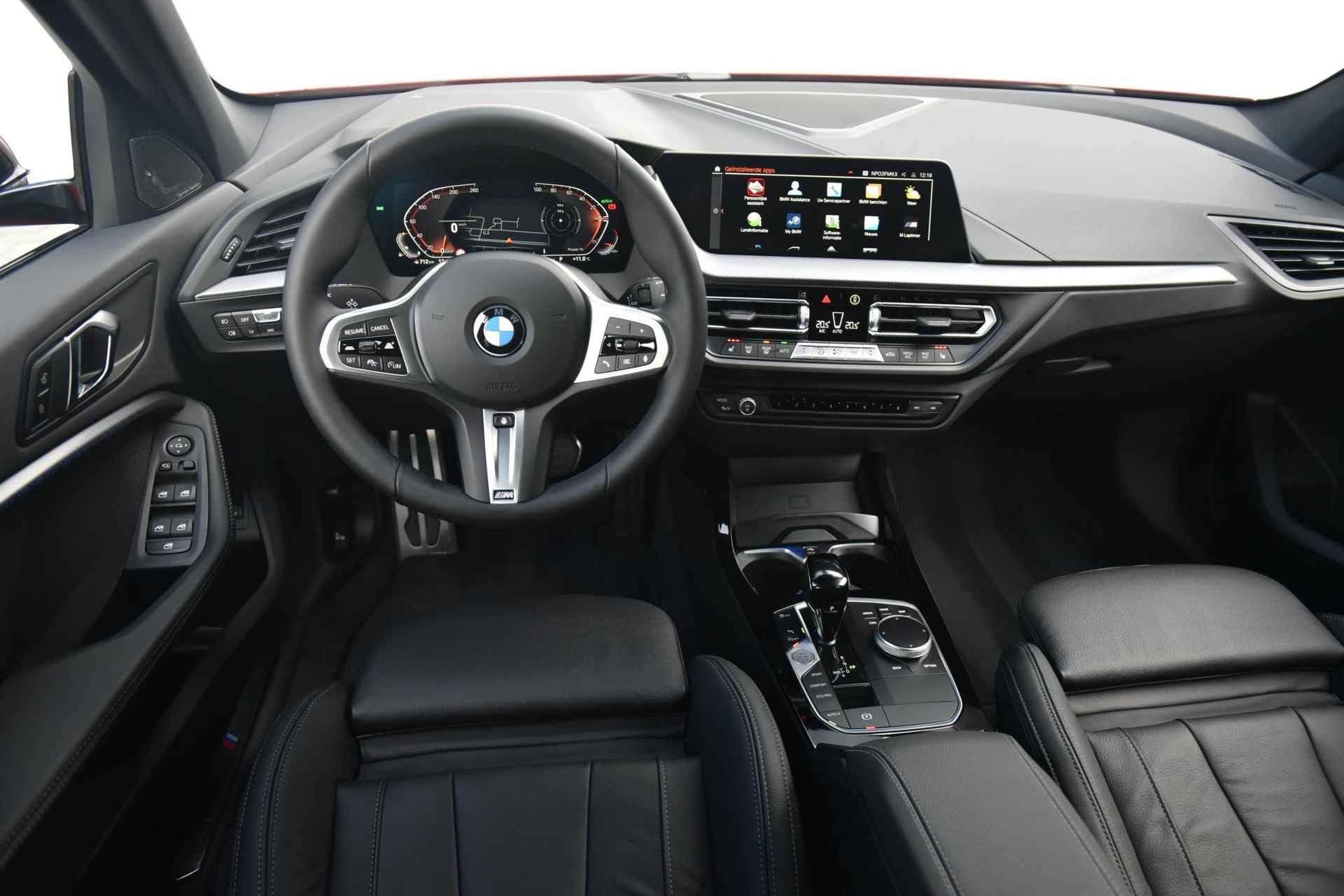 BMW 1 Serie 118i Business Edition Plus M Sportpakket - 22/25