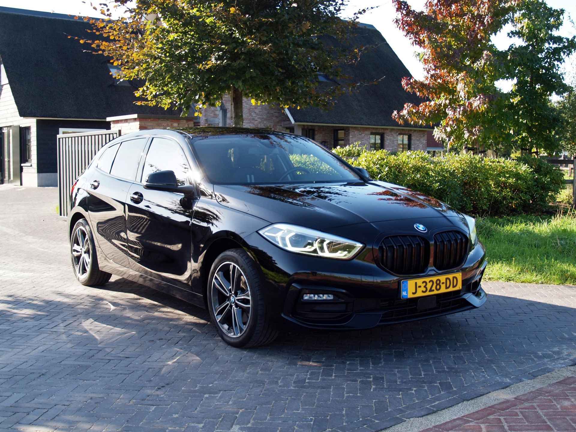 BMW 1-serie 118i Executive Edition | Harman Kardon | Apple Carplay | Cruise Control | LED | - 4/33