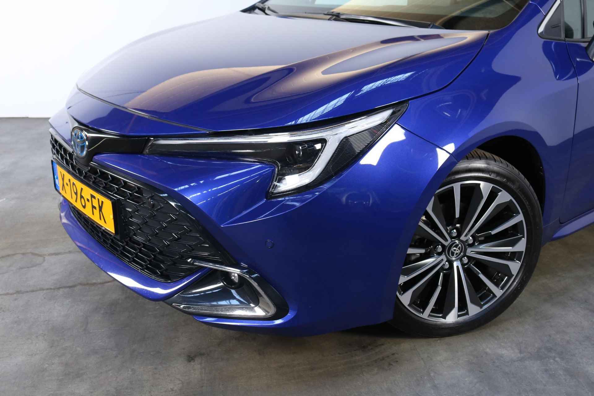 Toyota Corolla Touring Sports 1.8 Hybrid First Edition, Apple Carplay & Android Auto, Parkeersensoren, Keyless entry, NL auto! - 6/35