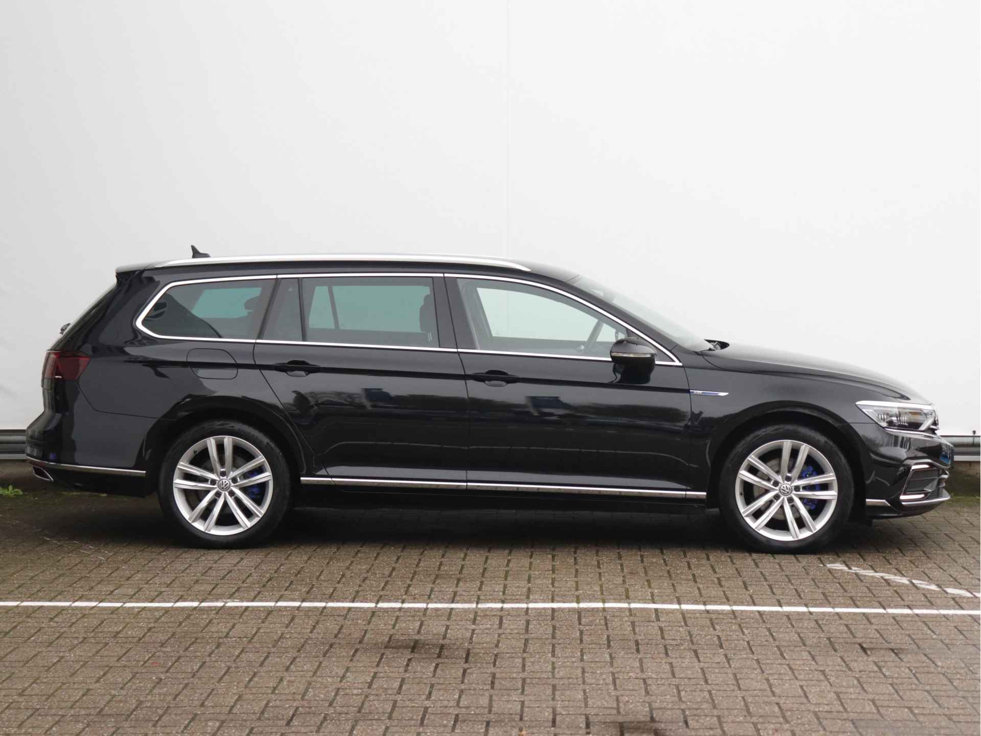 Volkswagen Passat Variant 1.4 TSI 218pk PHEV GTE Business Automaat | Matrix LED | Navigatie | Keyless | Climate Control | Navigatie 'Discover Pro' | - 2/47