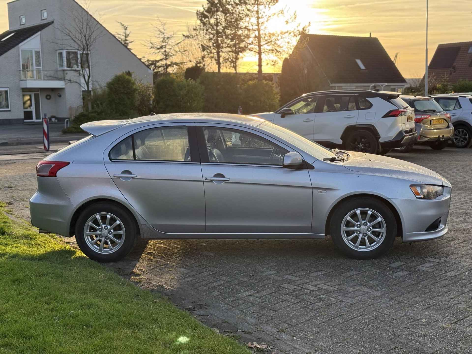 Mitsubishi Lancer Sportback 1.6 Edition Two Keyless | Stoelverwarming - 6/23