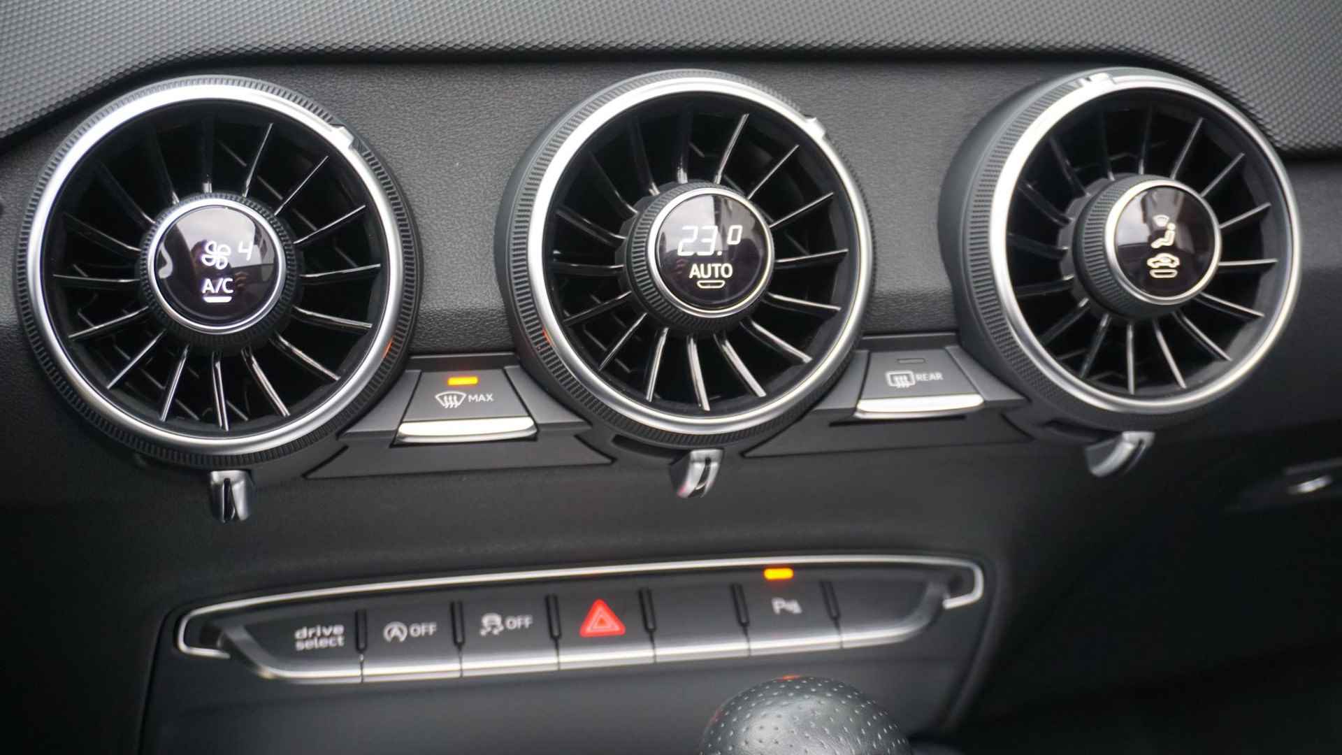 Audi TT Roadster 40 TFSI 197pk Pro Line S Competition Virtual 20inch Keyless LM LED A-Spoiler Navi Alcantara/Leder Nekverwarming Nano Grey! *keurig exemplaar* 59867km! - 20/63
