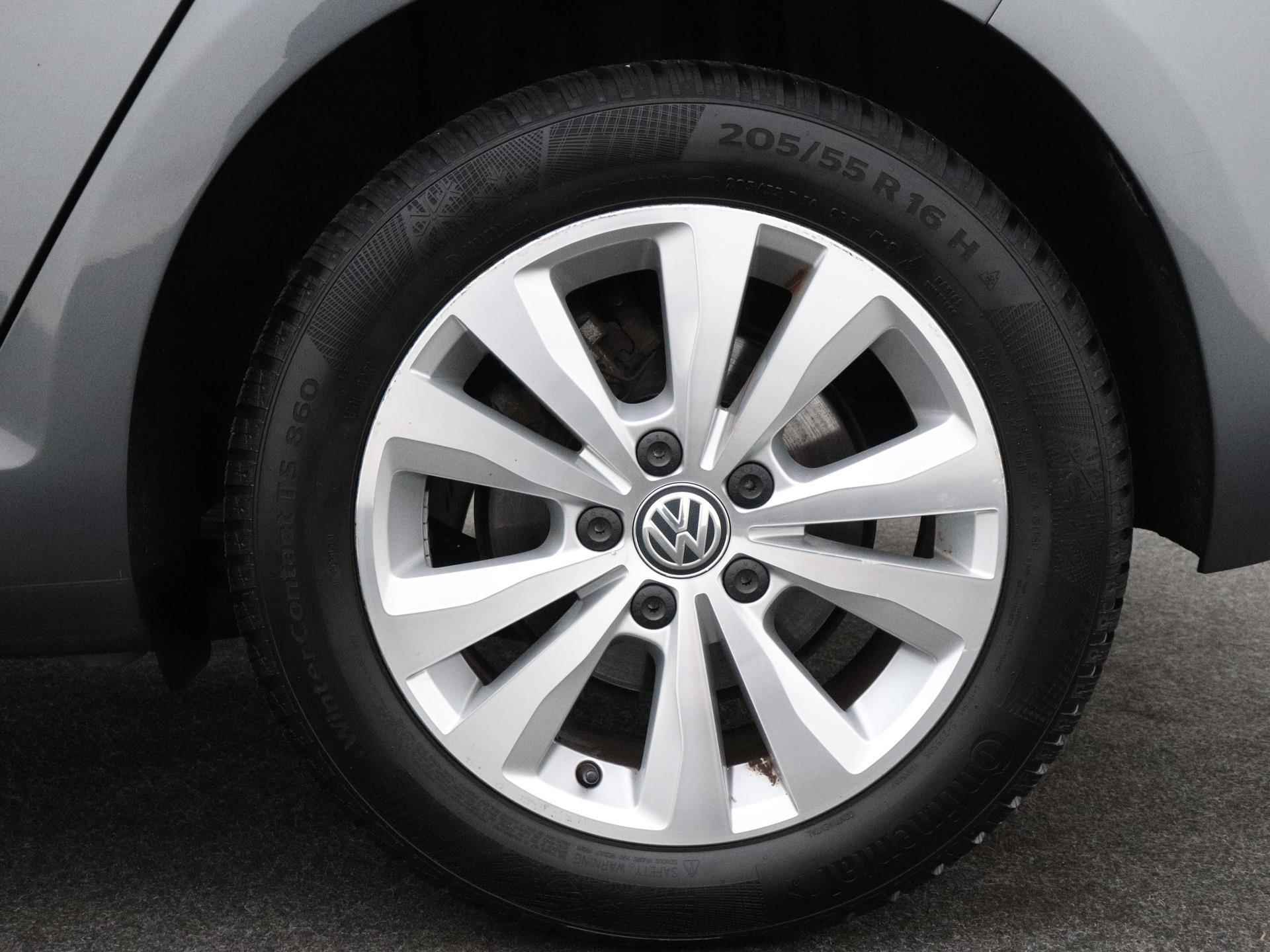 Volkswagen Golf 1.0 TSI Comfortline 110 PK | Navigatie | Adaptive Cruise Control | Climate Control | Parkeersensoren | LED | Lichtmetalen velgen | - 7/21