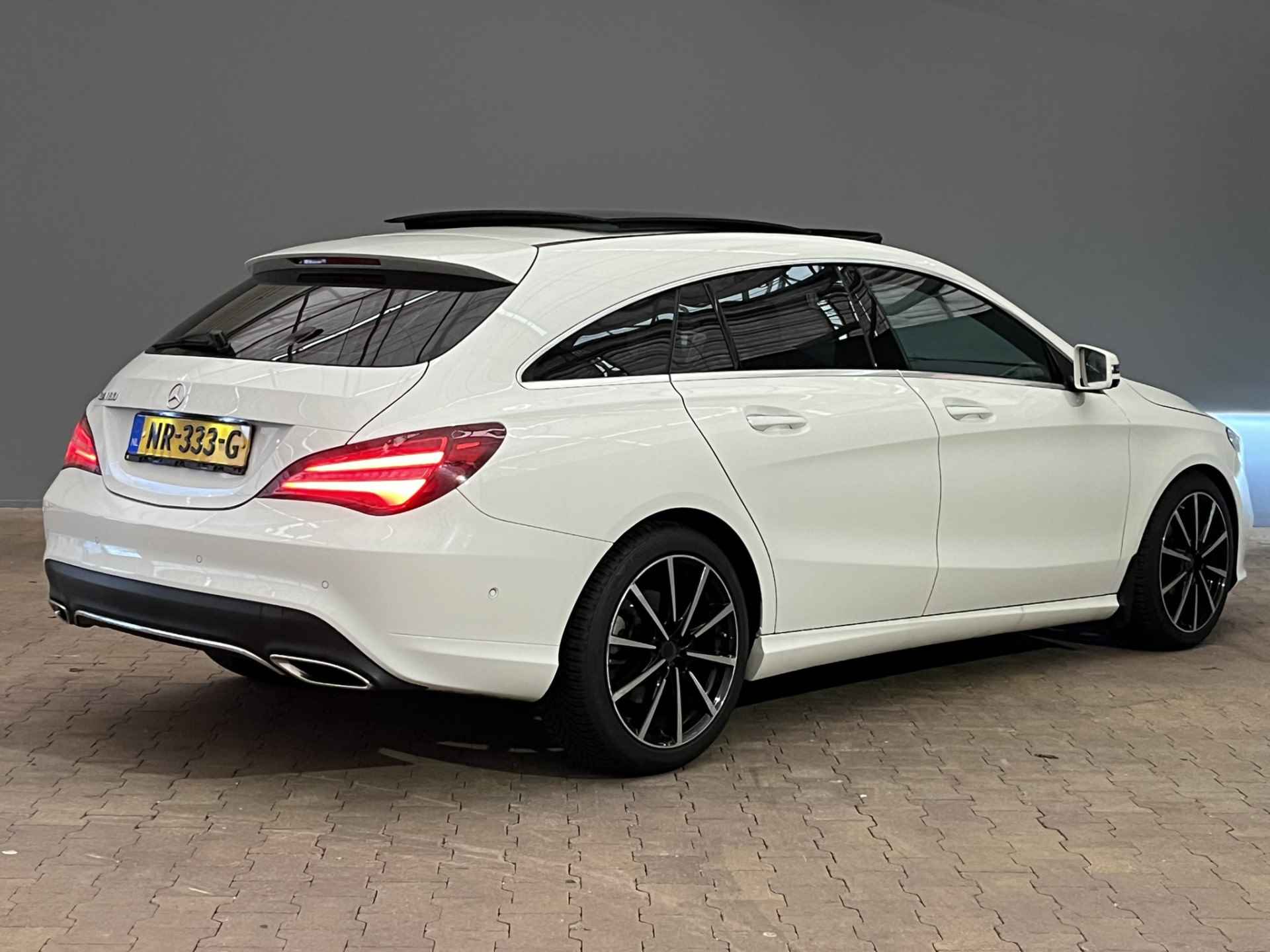 Mercedes-Benz CLA-Klasse Shooting Brake 180 Automaat | Panorama Dak | Parkeersensoren | 18" Lichtmetaal | Bluetooth | Leder/Stof - 24/42