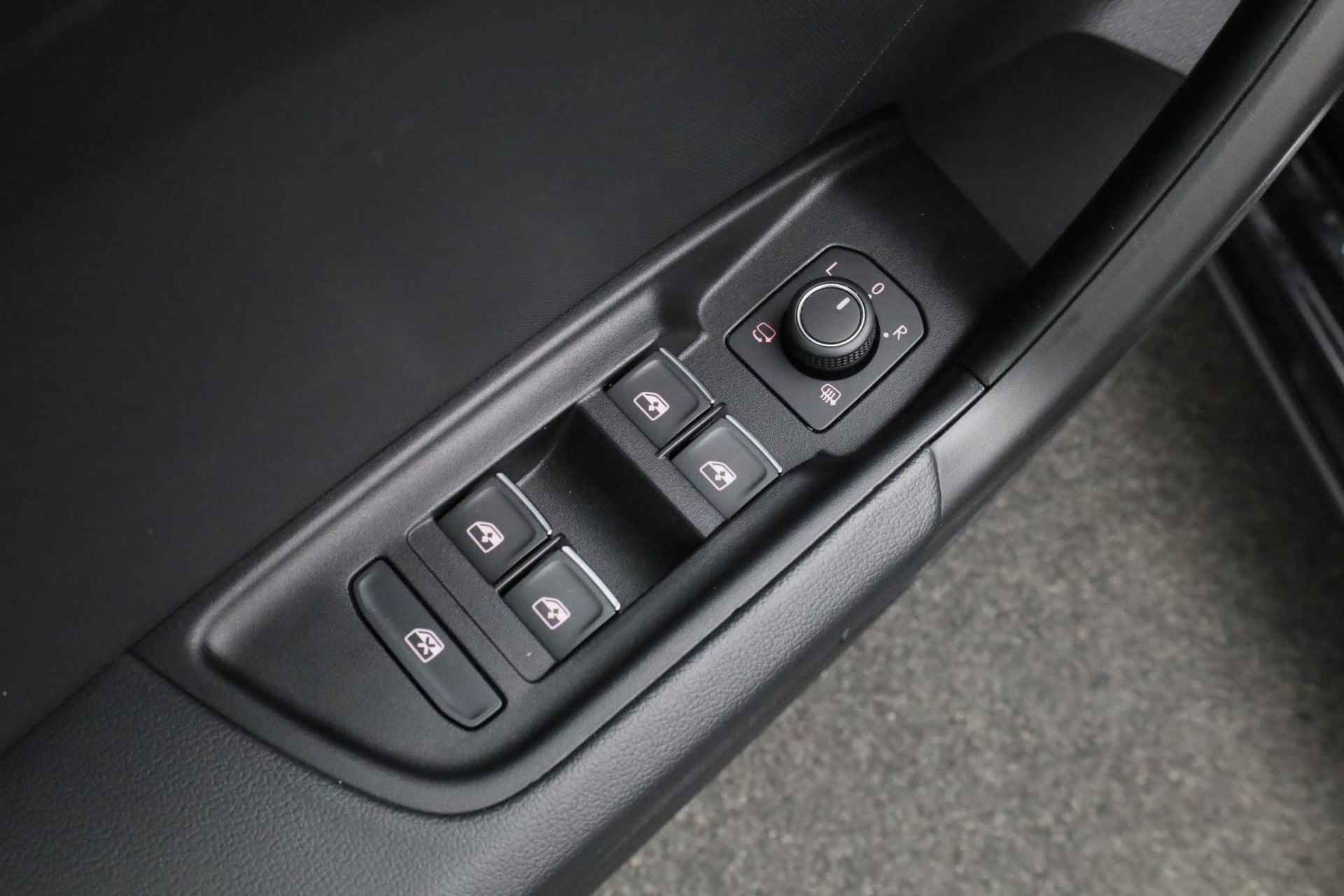 Audi A1 Sportback 30 TFSI 110PK S-tronic Advanced edition / S-Line | Navi | Stoelverwarming | Parkeersensoren voor/achter | Lane Assist | 16 inch - 23/39