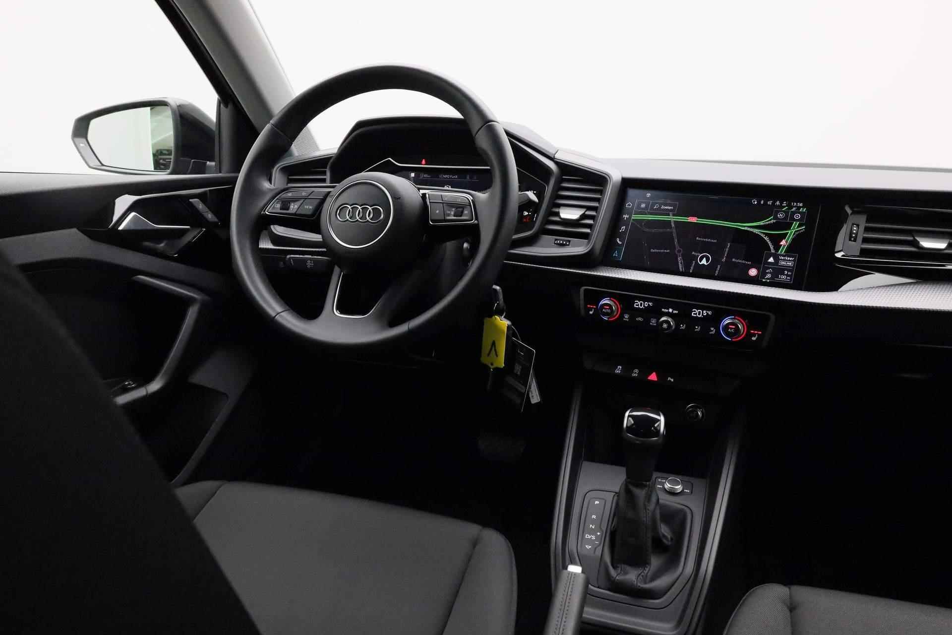 Audi A1 Sportback 30 TFSI 110PK S-tronic Advanced edition / S-Line | Navi | Stoelverwarming | Parkeersensoren voor/achter | Lane Assist | 16 inch - 24/39