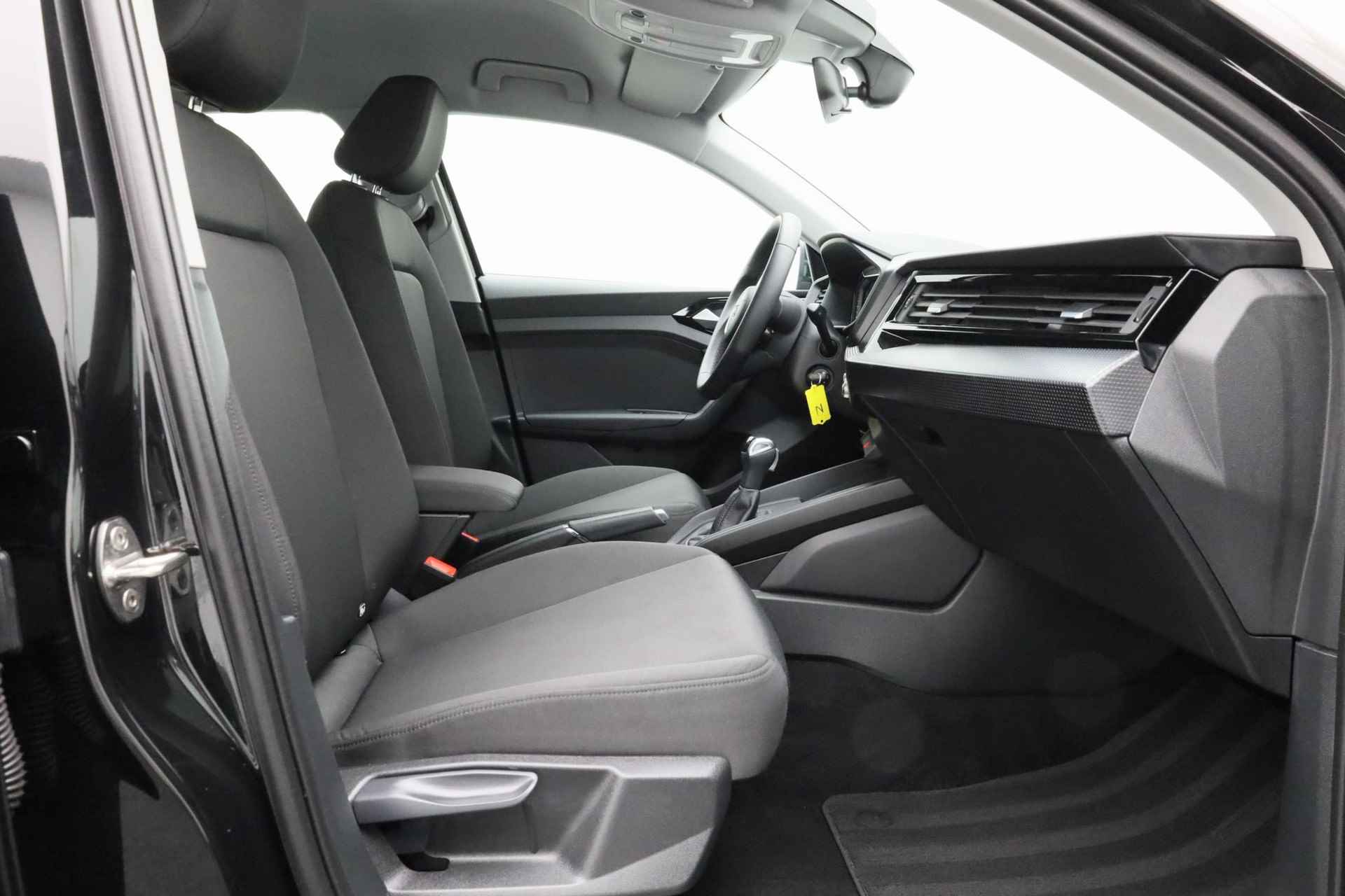 Audi A1 Sportback 30 TFSI 110PK S-tronic Advanced edition / S-Line | Navi | Stoelverwarming | Parkeersensoren voor/achter | Lane Assist | 16 inch - 35/39