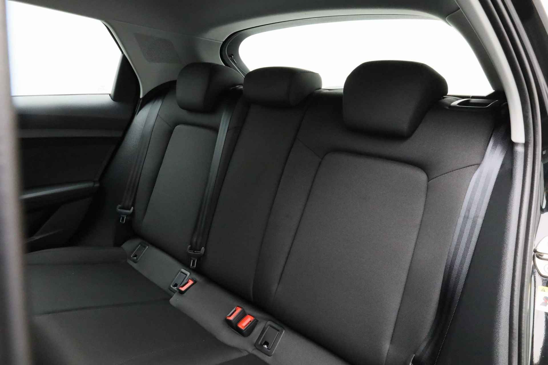 Audi A1 Sportback 30 TFSI 110PK S-tronic Advanced edition / S-Line | Navi | Stoelverwarming | Parkeersensoren voor/achter | Lane Assist | 16 inch - 38/39