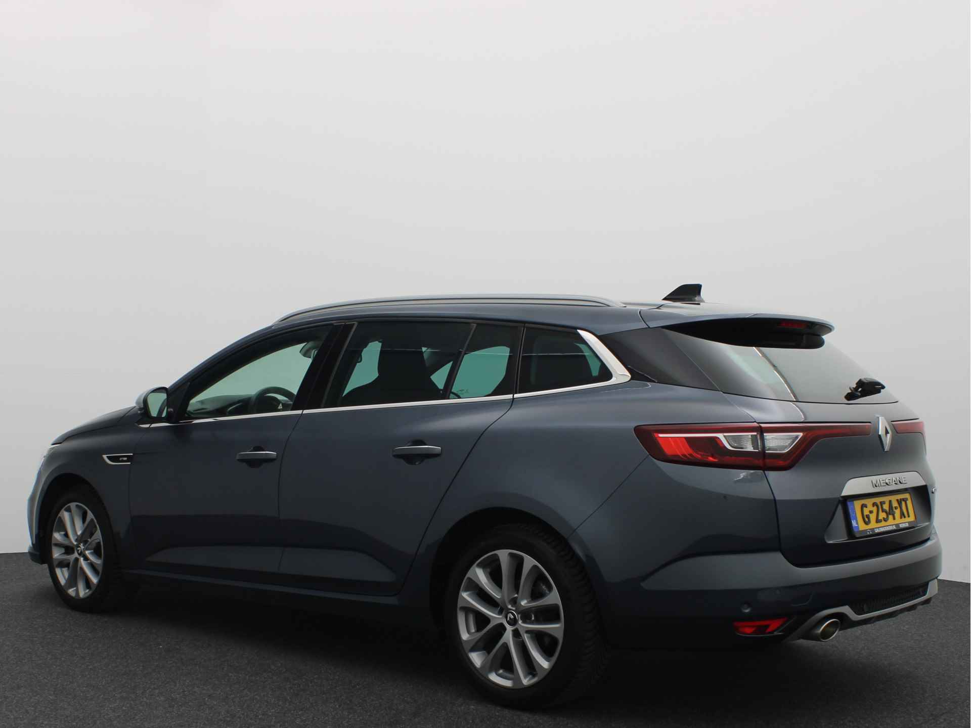 Renault Mégane Estate 1.3 TCe 140PK GT-Line FULL LED / CAMERA / DAB+ / KEYLESS / CARPLAY / CLIMA / PDC / NL-AUTO - 4/44