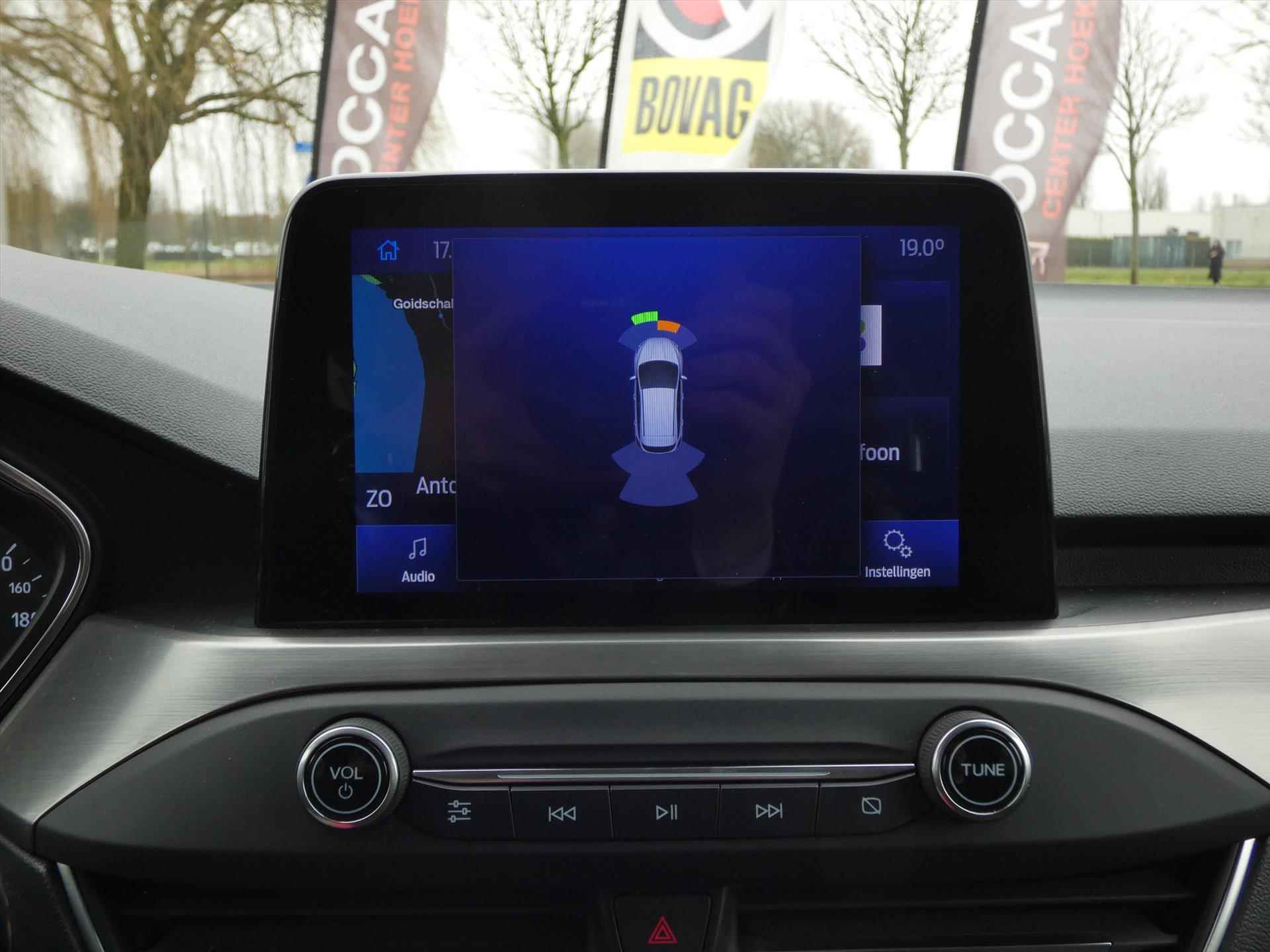 FORD Focus 1.0 EcoBoost 125pk Titanium Business | Carplay | Trekhaak | Privacy | LED | - 33/44