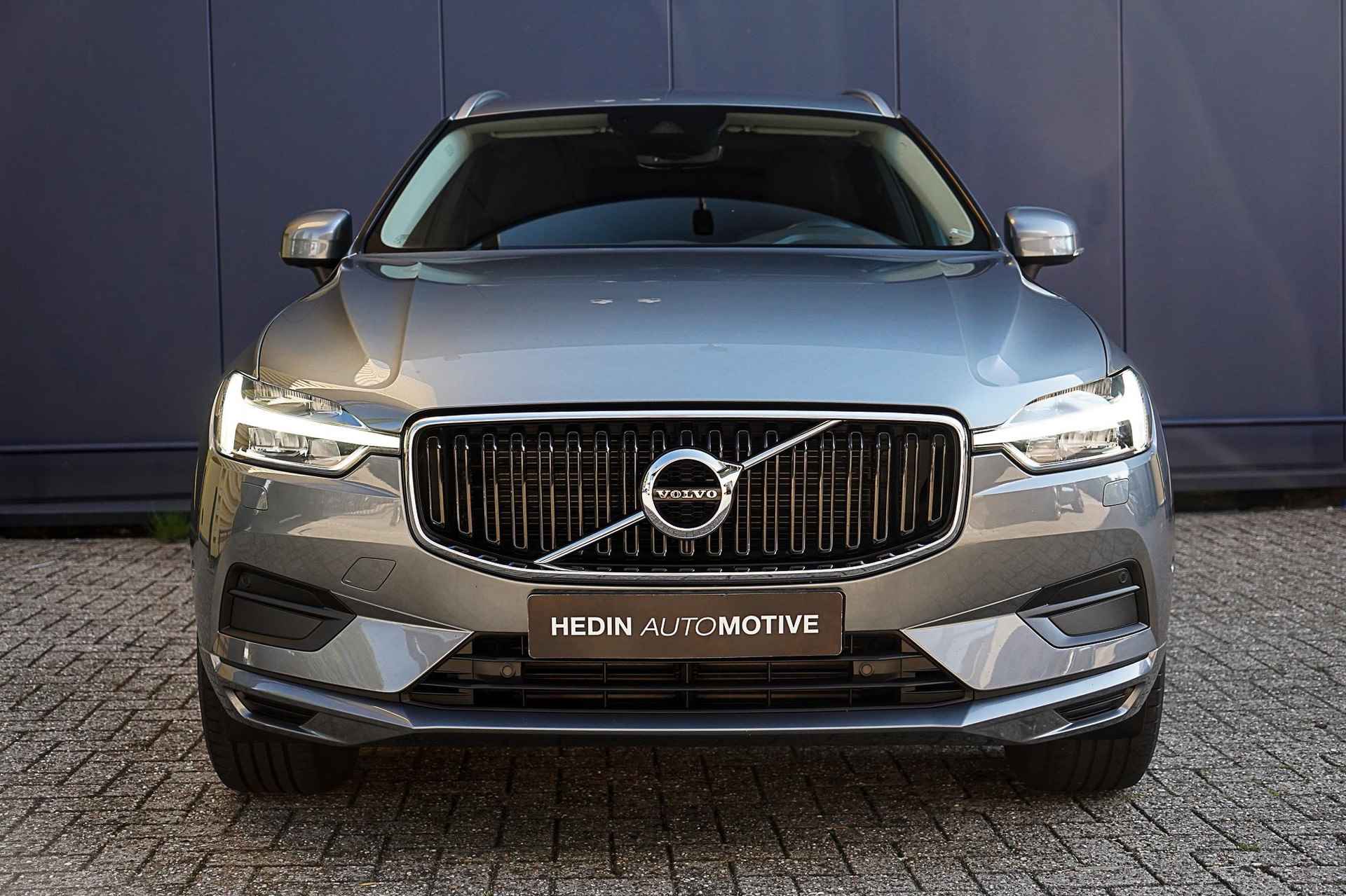 Volvo XC60 2.0 D4 Momentum | Cruise Control | Parkeercamera | Apple Carplay | Lane keeping | Stoelverwarming - 2/29