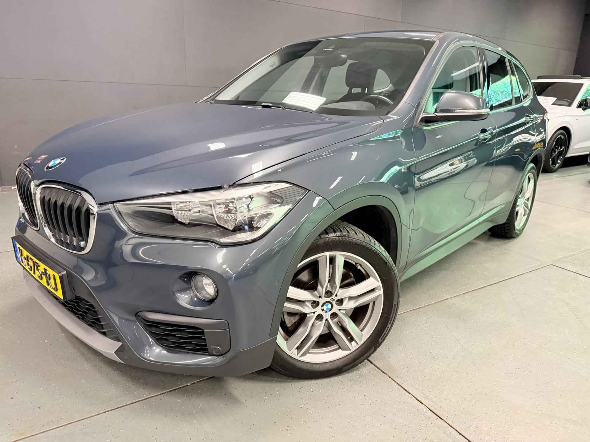 BMW X1 XDrive20i 4X4/AUT/ECC/PDC/KEY-LESS - 2/36