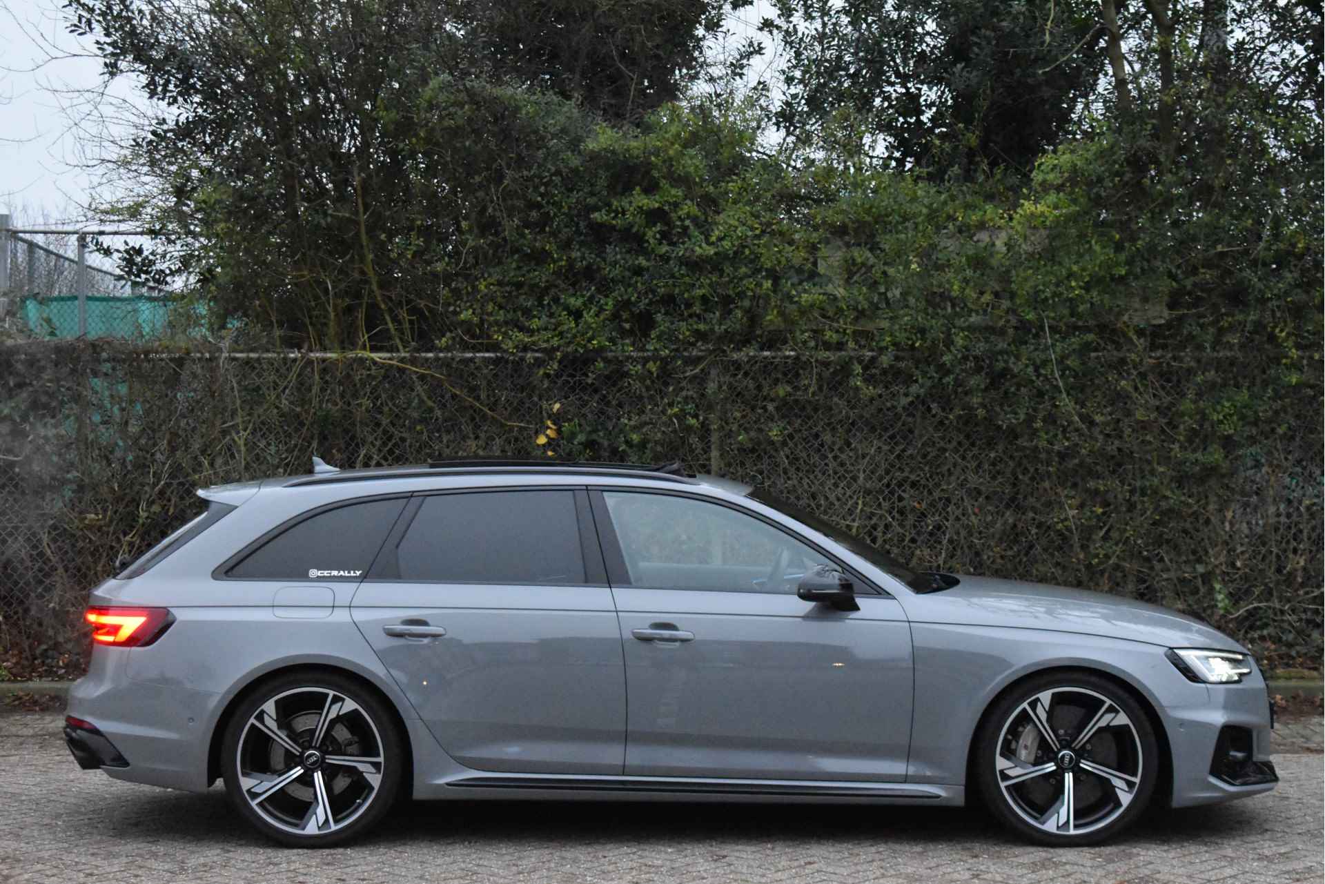 Audi A4 Avant 2.9 TFSI RS 4 quattro Pro Line Plus Carbon | Zeer netjes | Keramische remmen | B&O | HUD | Open dak | 360gr.camera | Keyless | Elekt.stoelen | 20" - 26/59