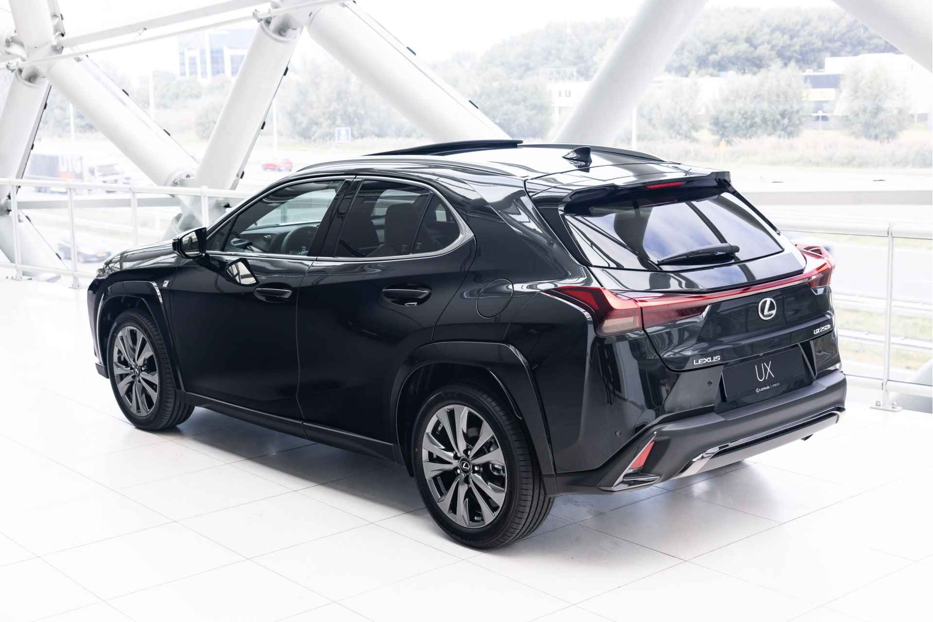 Lexus UX 250h F Sport Line  | Full-Option | Schuif-kanteldak | Mark Levinson | - 4/51