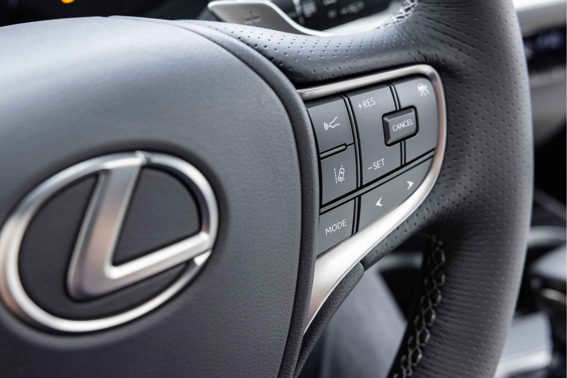 Lexus UX 250h F Sport Line  | Full-Option | Schuif-kanteldak | Mark Levinson | - 22/51