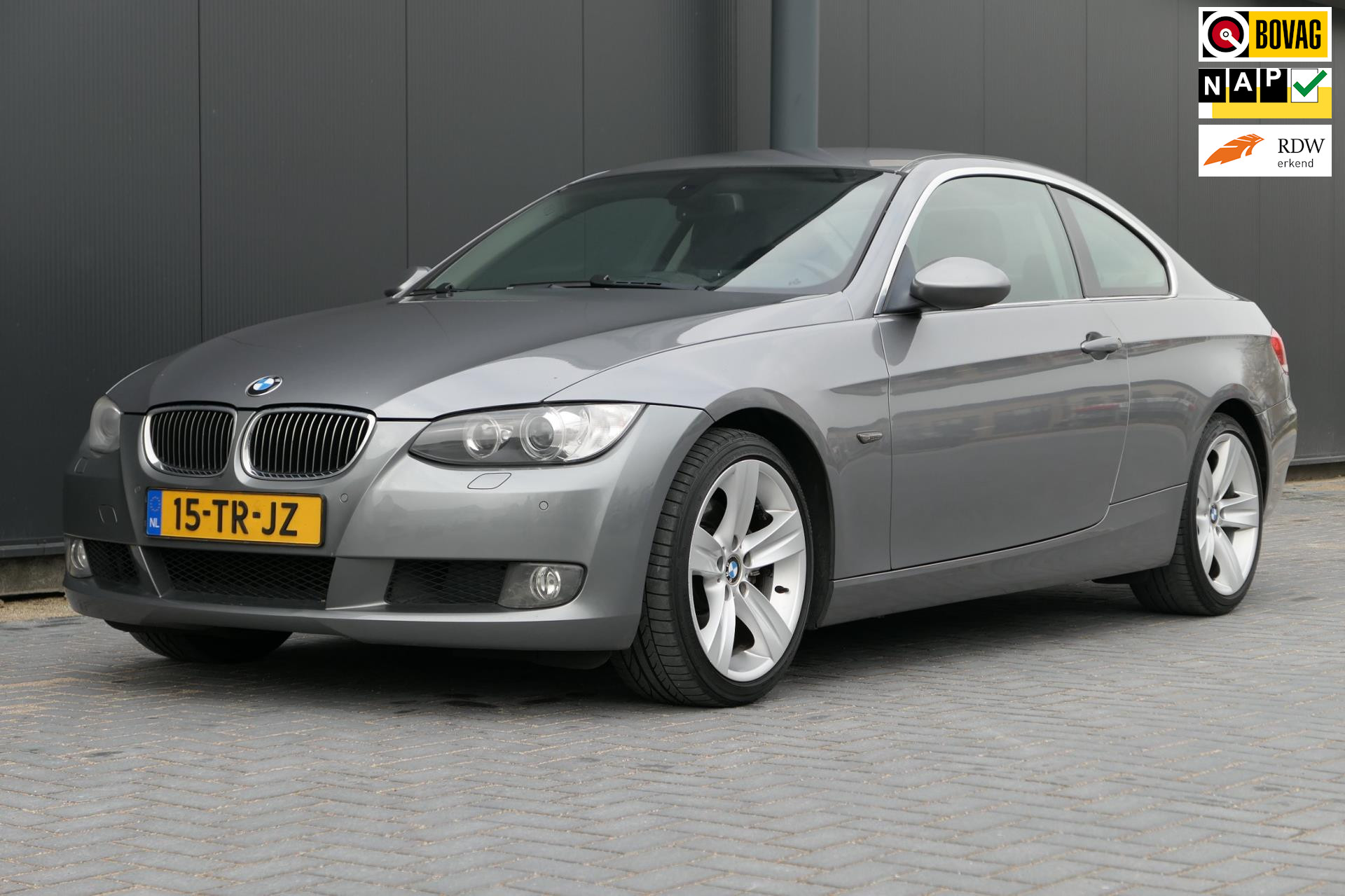 BMW 3-serie Coupé 325i High Executive NAP Navi Automaat Leder Sportstoelen Youngtimer