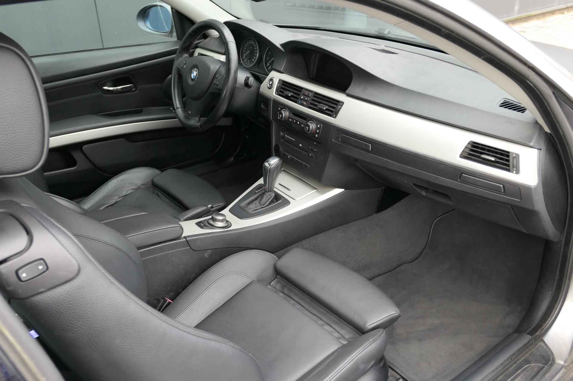 BMW 3-serie Coupé 325i High Executive NAP Navi Automaat Leder Sportstoelen Youngtimer - 3/27