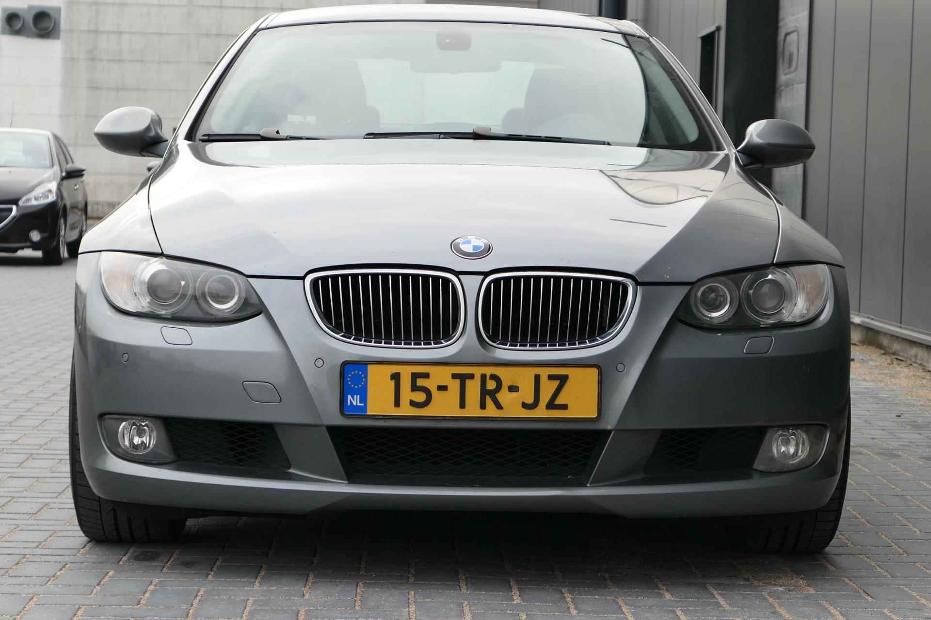 BMW 3-serie Coupé 325i High Executive NAP Navi Automaat Leder Sportstoelen Youngtimer - 20/27