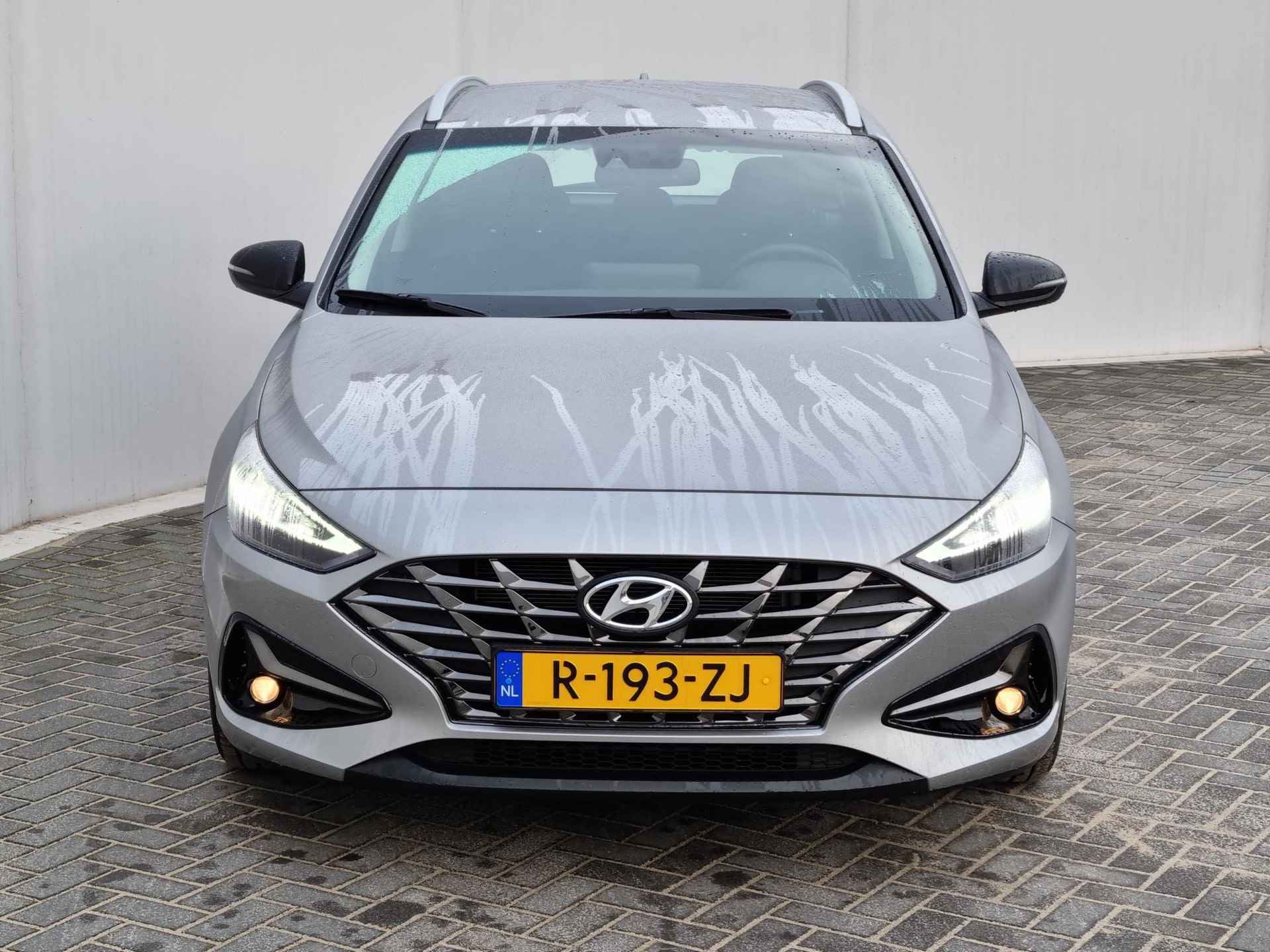 Hyundai i30 Wagon 1.0 T-GDi MHEV Comfort Smart Automaat / Private Lease Vanaf €629,- / Navigatie / Android Auto&Apple Carplay / Achteruitrijcamera / Climate Control / - 18/38