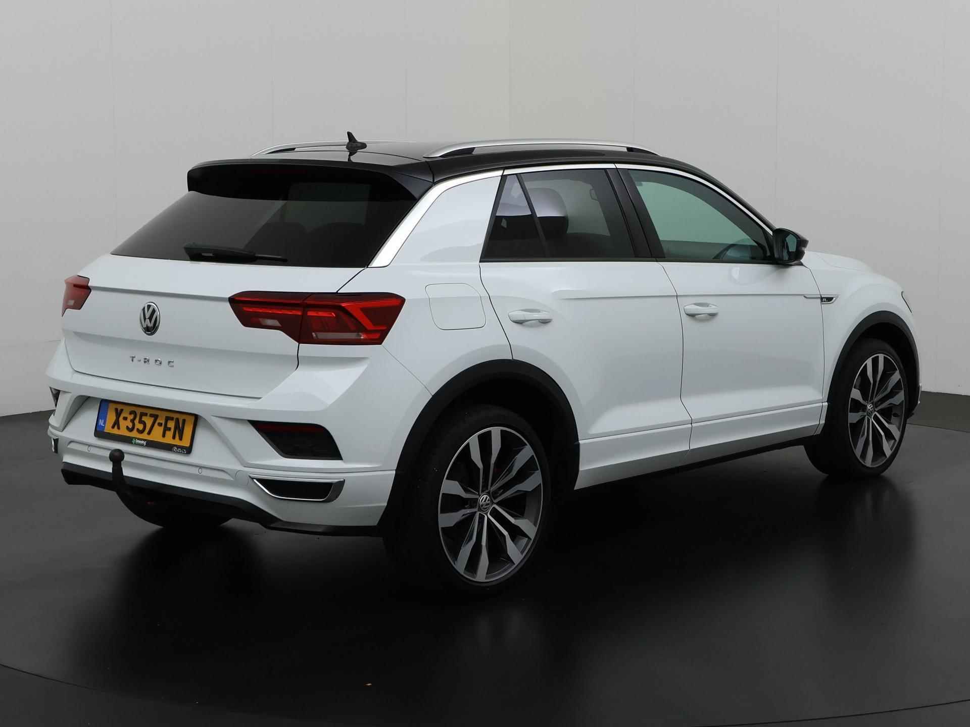 Volkswagen T-Roc 1.5 TSI Sport Business R | Trekhaak | Active Info Display | Stoelverwraming | Zondag Open! - 4/36