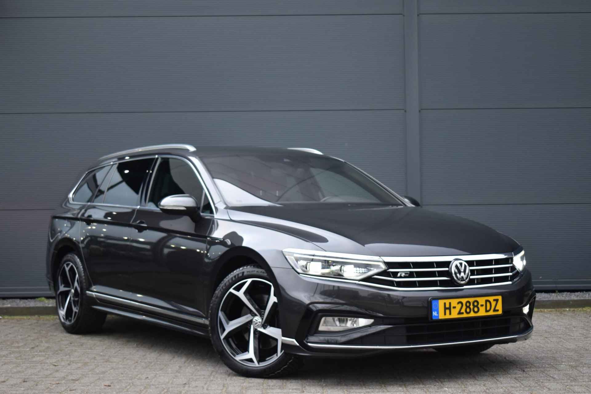 Volkswagen Passat Variant 1.5 TSI Elegance Business R AUT / Trekhaak / Stoelverwarming / LED / Camera - 3/40