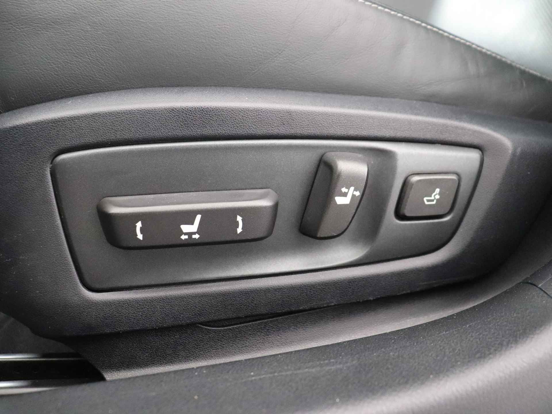 Lexus GS 450h 20th Anniversary | Premium Navigatie | Stoelverwarming en -ventilatie | Leder | - 30/42