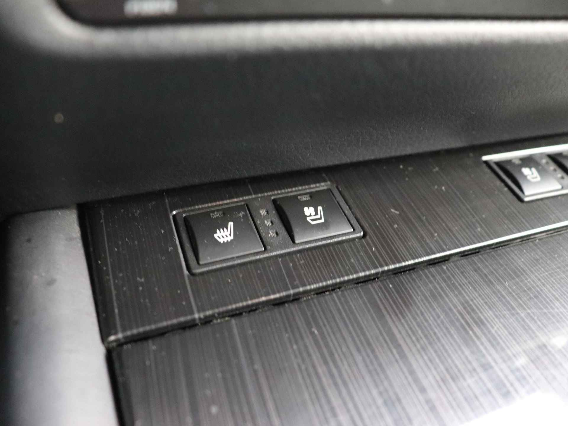 Lexus GS 450h 20th Anniversary | Premium Navigatie | Stoelverwarming en -ventilatie | Leder | - 33/42
