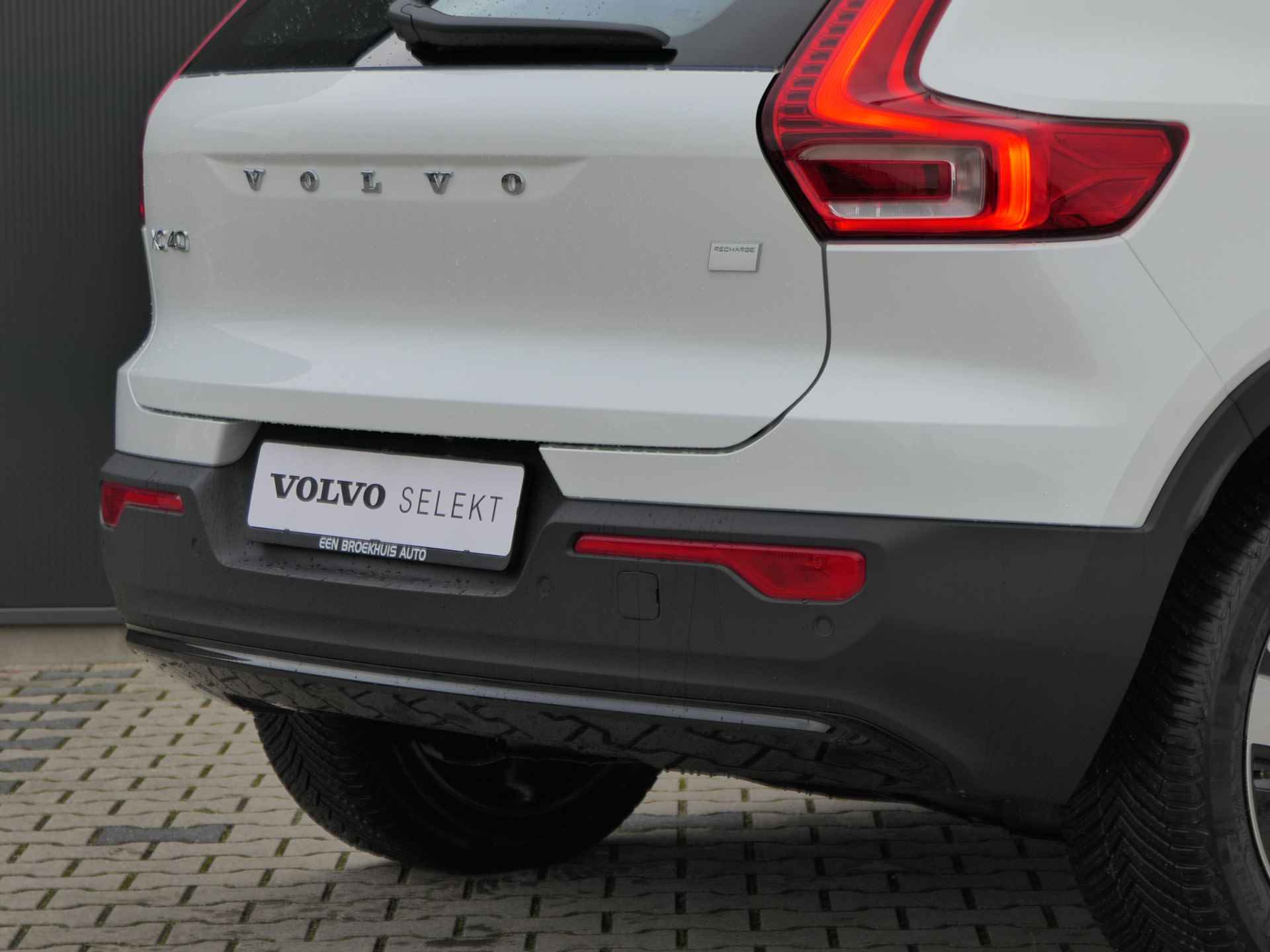 Volvo XC40 Single Motor Extended Range Plus 82 kWh | Luxe Bekleding | CarPlay | Warmtepomp | Stoelverwarming | Adaptive Cruise | BLIS - 11/30