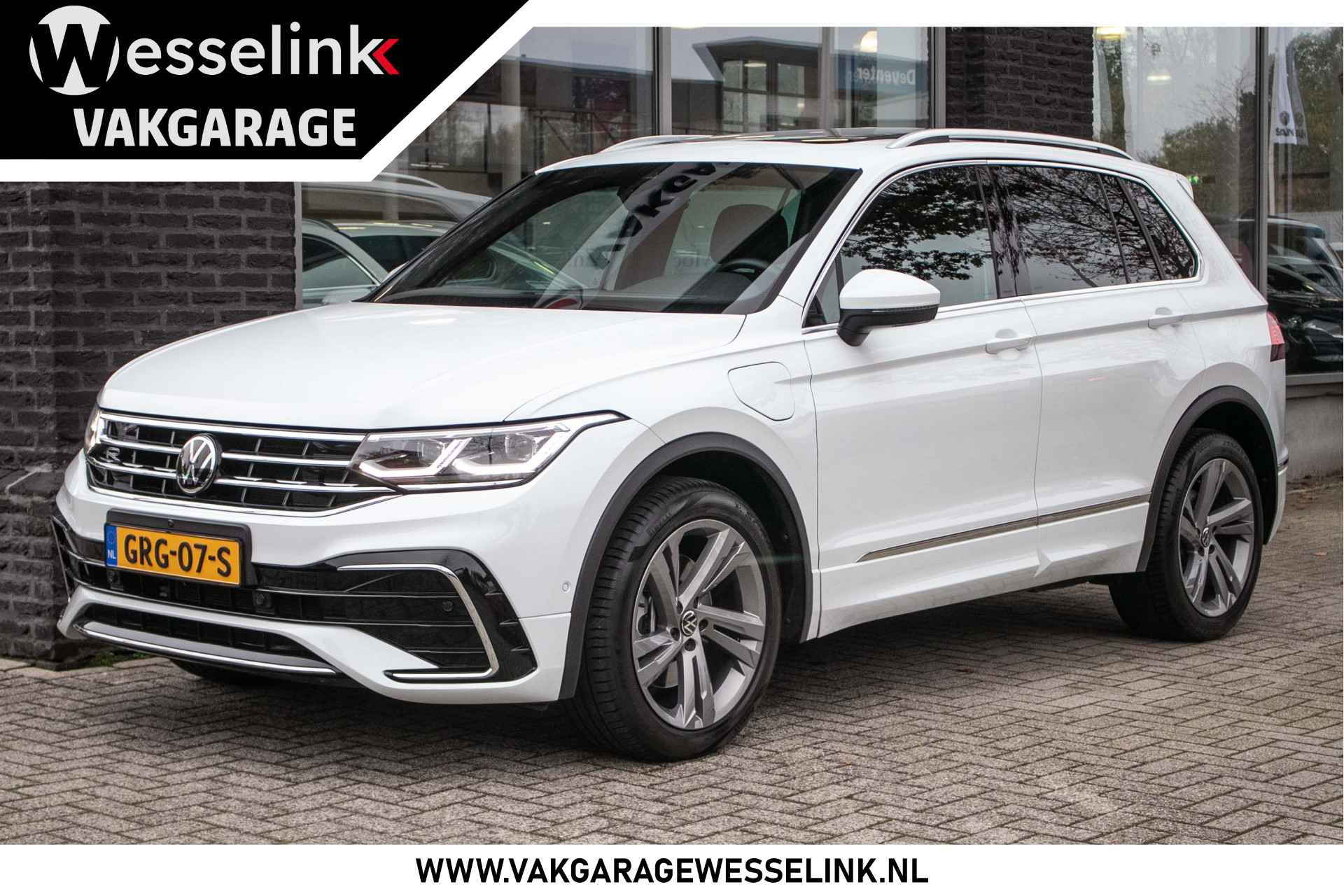 Volkswagen Tiguan 1.4 TSI eHybrid R-Line Business+ - All-in rijklrprs | pano/schuif dak | 360° camera | Leer