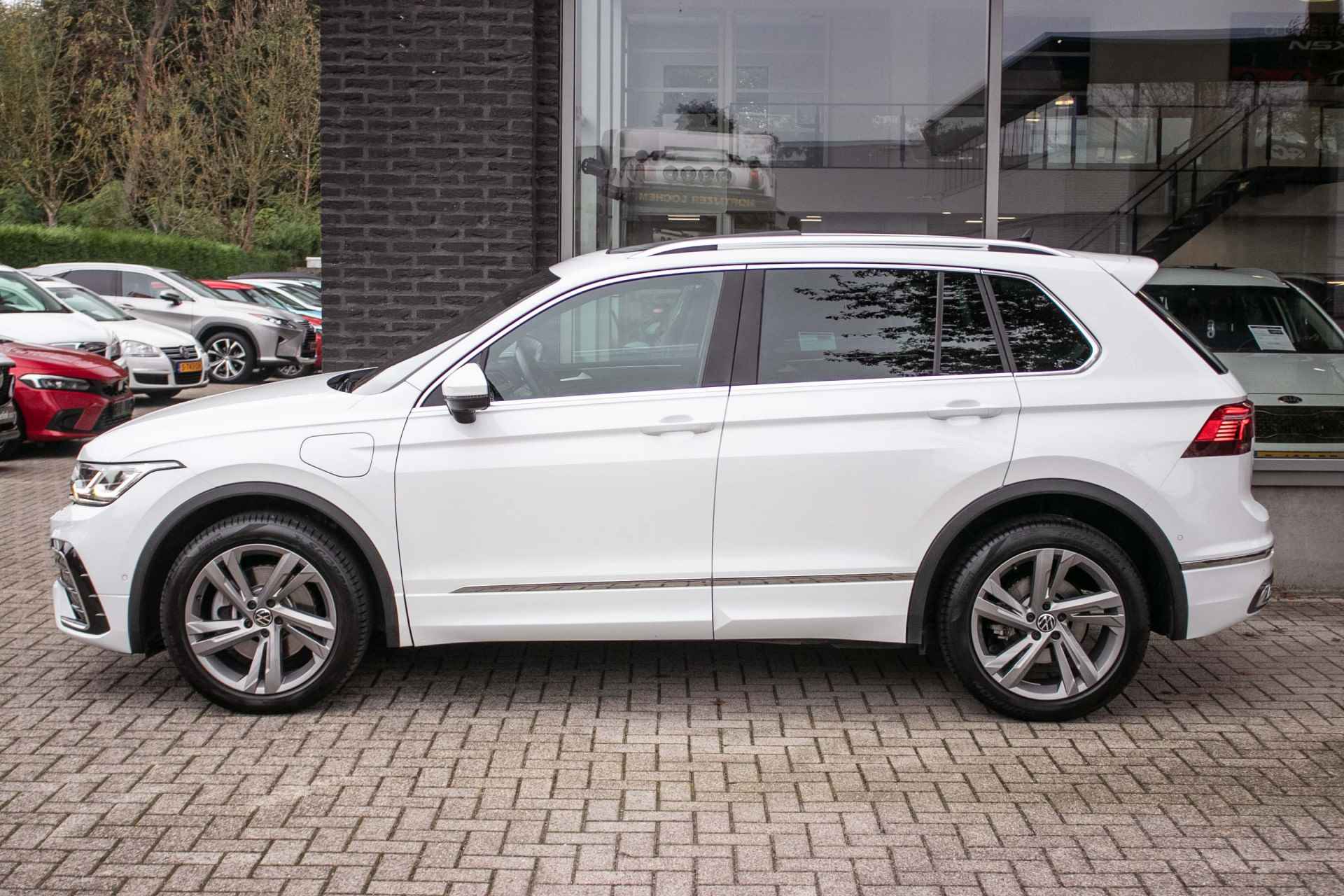 Volkswagen Tiguan 1.4 TSI eHybrid R-Line Business+ - All-in rijklrprs | pano/schuif dak | 360° camera | Leer - 2/50