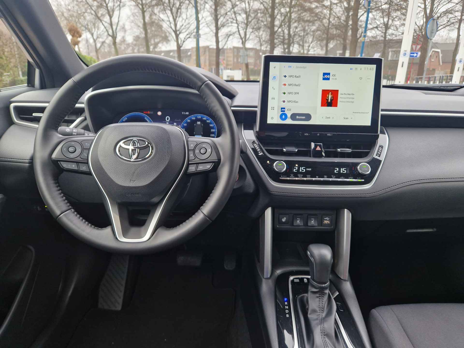 Toyota Corolla Cross Hybrid 200 Dynamic Trekhaak, Navigatie, Apple/Android , All-in Rijklaarprijs - 7/30