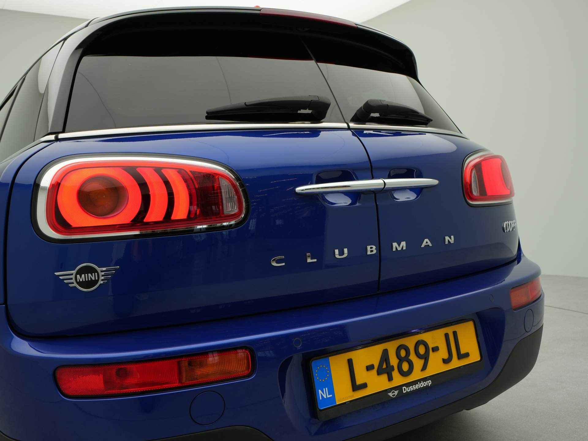 MINI Clubman 1.5 Cooper Business Edition | Navigatie | Airco | Bluetooth | Automaat | Extra getint glas | PDC | - 19/73