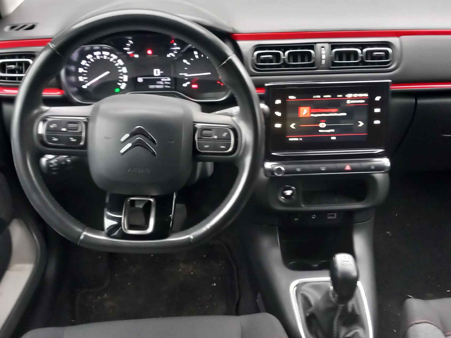 Citroën C3 1.2 PureTech Shine | Navigatie | Trekhaak | Verwarmbare voorstoelen | Climate control | - 3/24