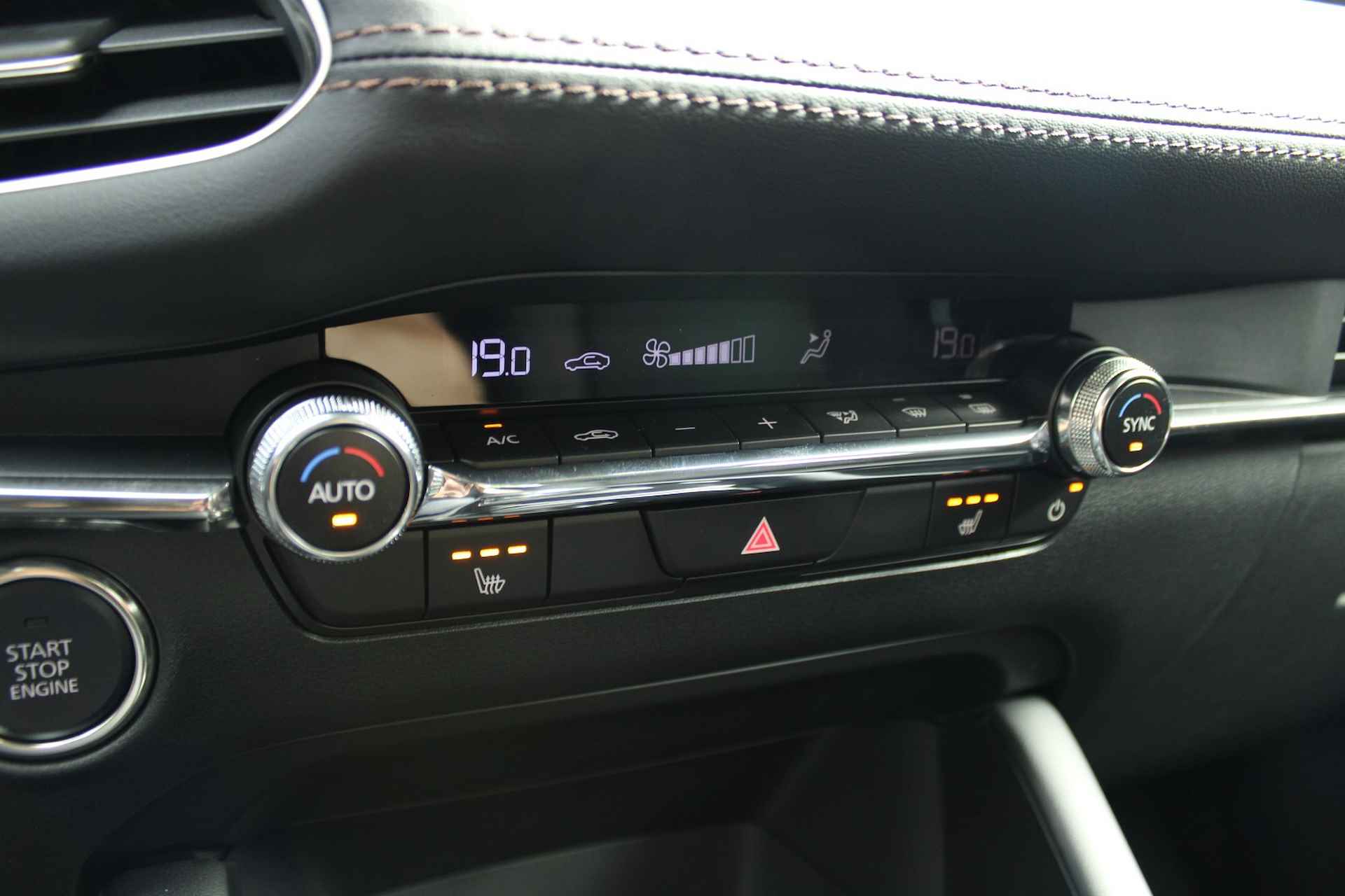 Mazda 3 e-Skyactiv-G 150pk M Hybrid Exclusive-Line + Design Pack Draadloze Carplay Q Charger - 19/38