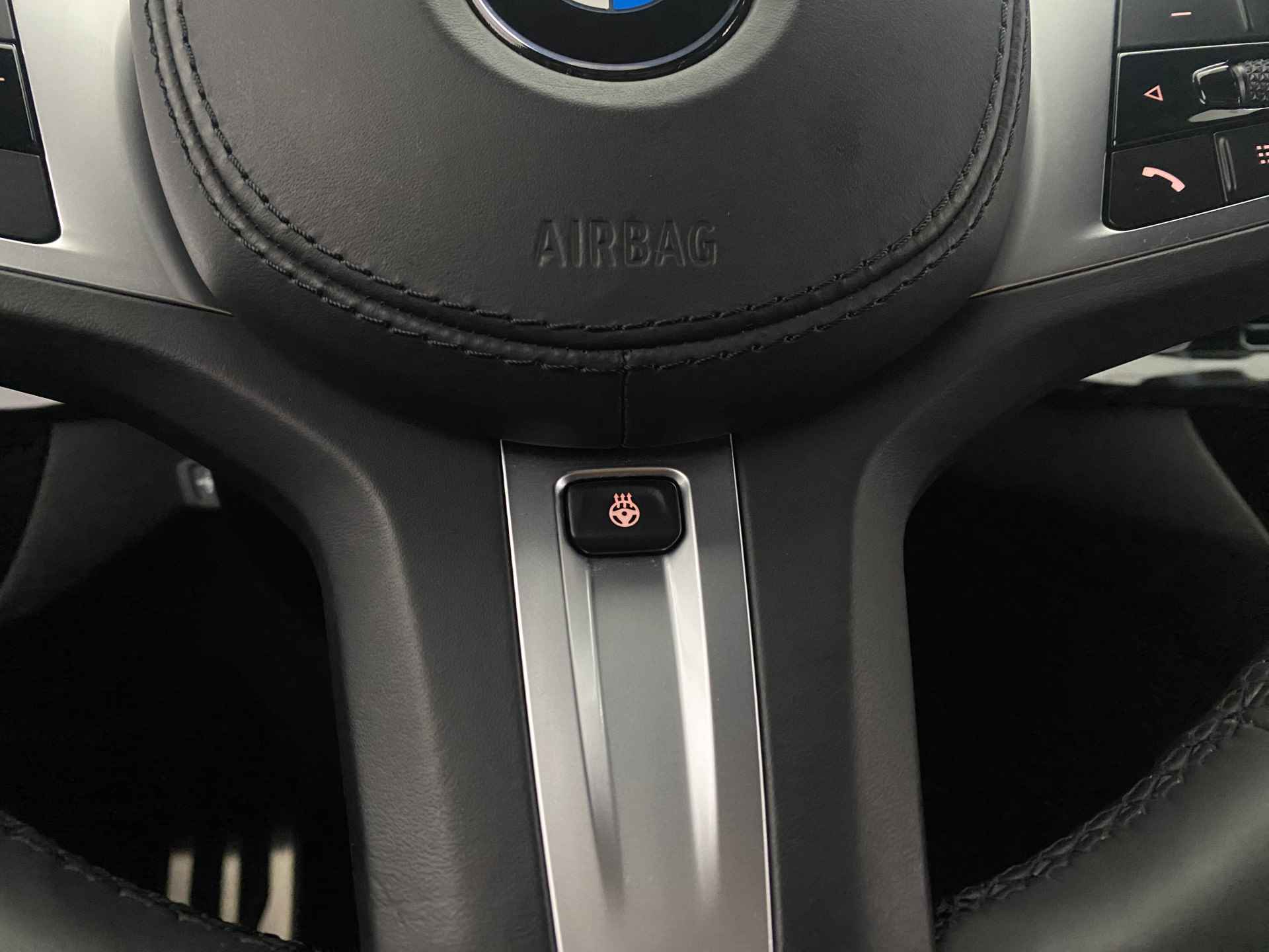 BMW 5 Serie 530e xDrive iPerformance M-Sport Automaat | Apple CarPlay | Navi | Elek. Stoelen met geheugen | Max 252 pk | - 35/50