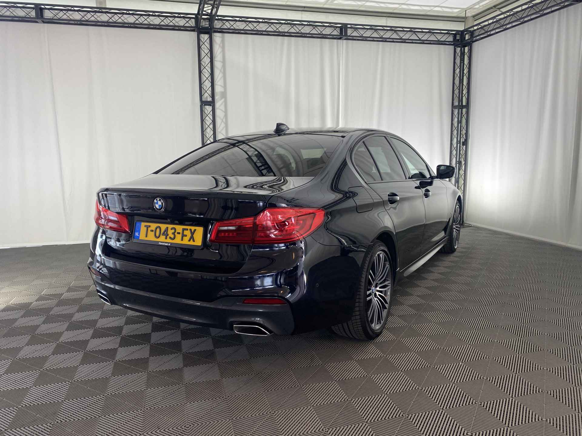 BMW 5 Serie 530e xDrive iPerformance M-Sport Automaat | Apple CarPlay | Navi | Elek. Stoelen met geheugen | Max 252 pk | - 36/50