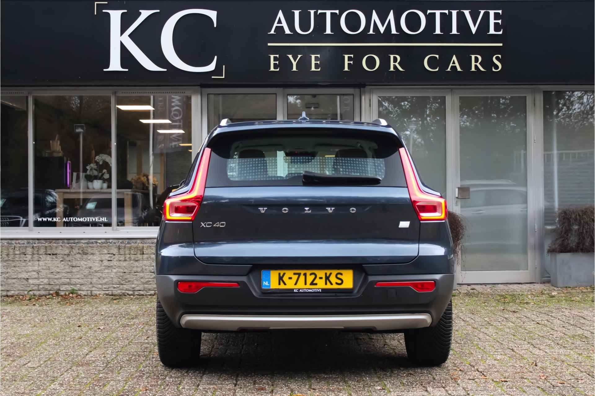 Volvo XC40 1.5 T5 Recharge R-Design | Orig. NL | 360 | H/K - 9/33