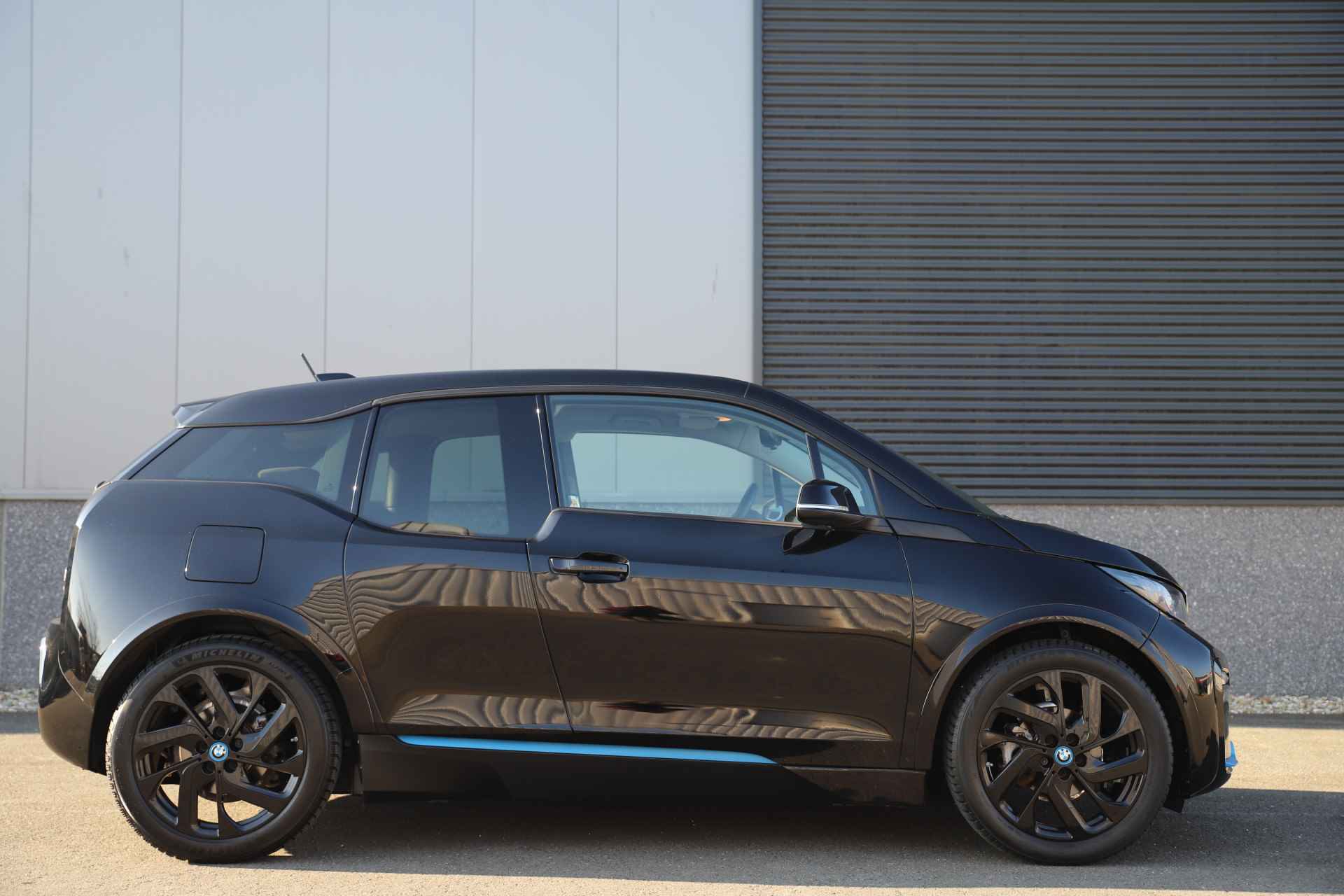 BMW i3 S 184pk*Dark Shadow*120Ah/42 kWh/Warmtepomp/Camera/3-Fase - 13/39