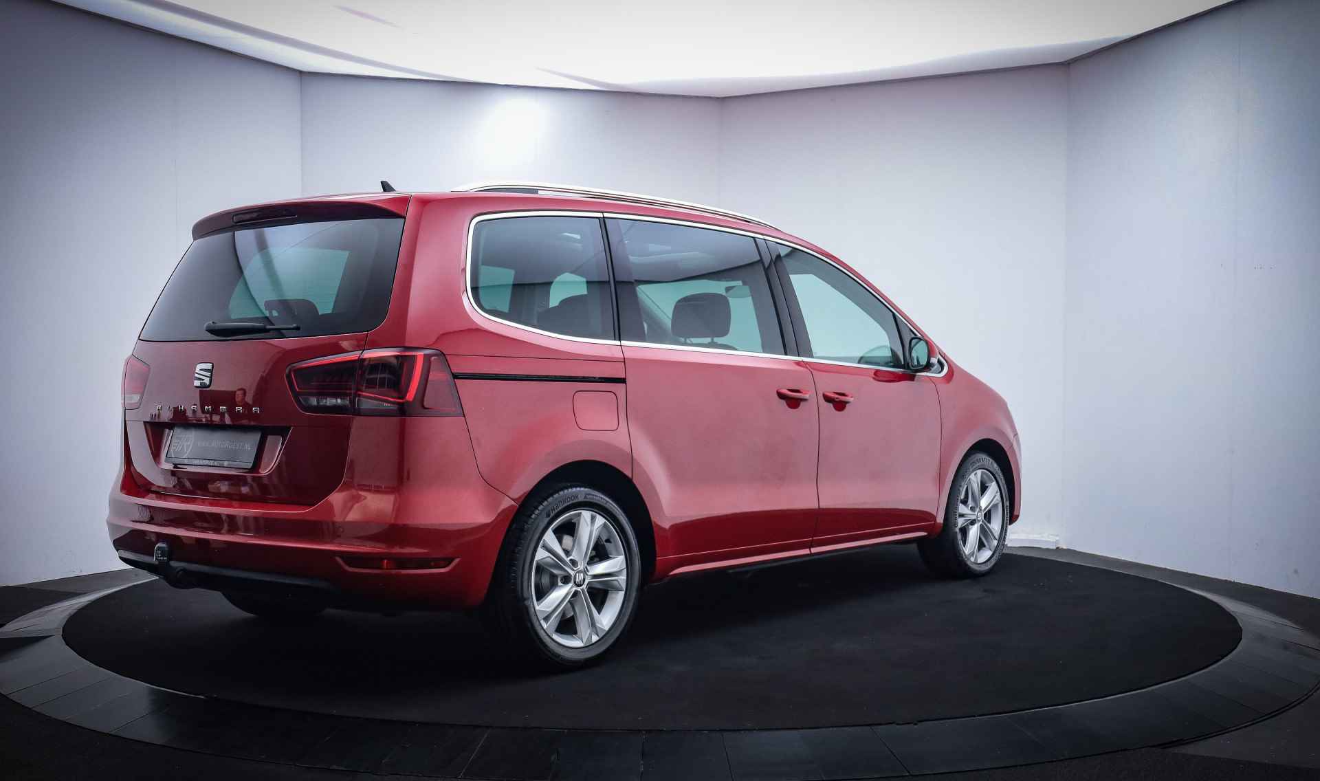 SEAT Alhambra 1.4TSI Dsg 7Pers STYLE Exclusief PANO/MEMORY/CAMERA/XENON/CARPLAY/NAVI/CRUISE/BLINDSPOT/ELEK SCHUIFDEUREN/ELEK TREKHAAK - 5/31