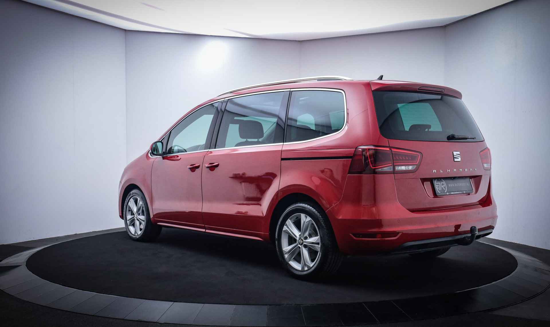 SEAT Alhambra 1.4TSI Dsg 7Pers STYLE Exclusief PANO/MEMORY/CAMERA/XENON/CARPLAY/NAVI/CRUISE/BLINDSPOT/ELEK SCHUIFDEUREN/ELEK TREKHAAK - 8/31