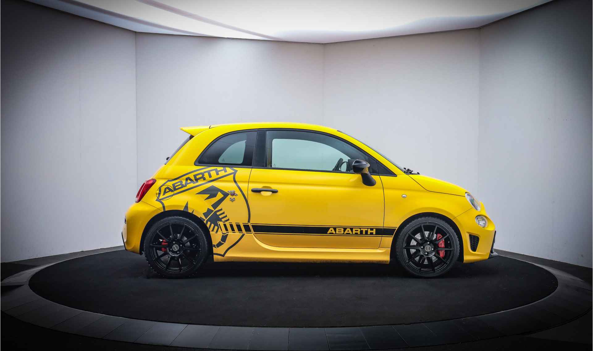 Fiat 500 1.4T 180Pk 595 ABARTH COMPETIZIONE BEATS AUDIO/XENON/SABELT STOELEN/CARPLAY/NAVI/DAB+/LMV 17''/PDC - 4/29