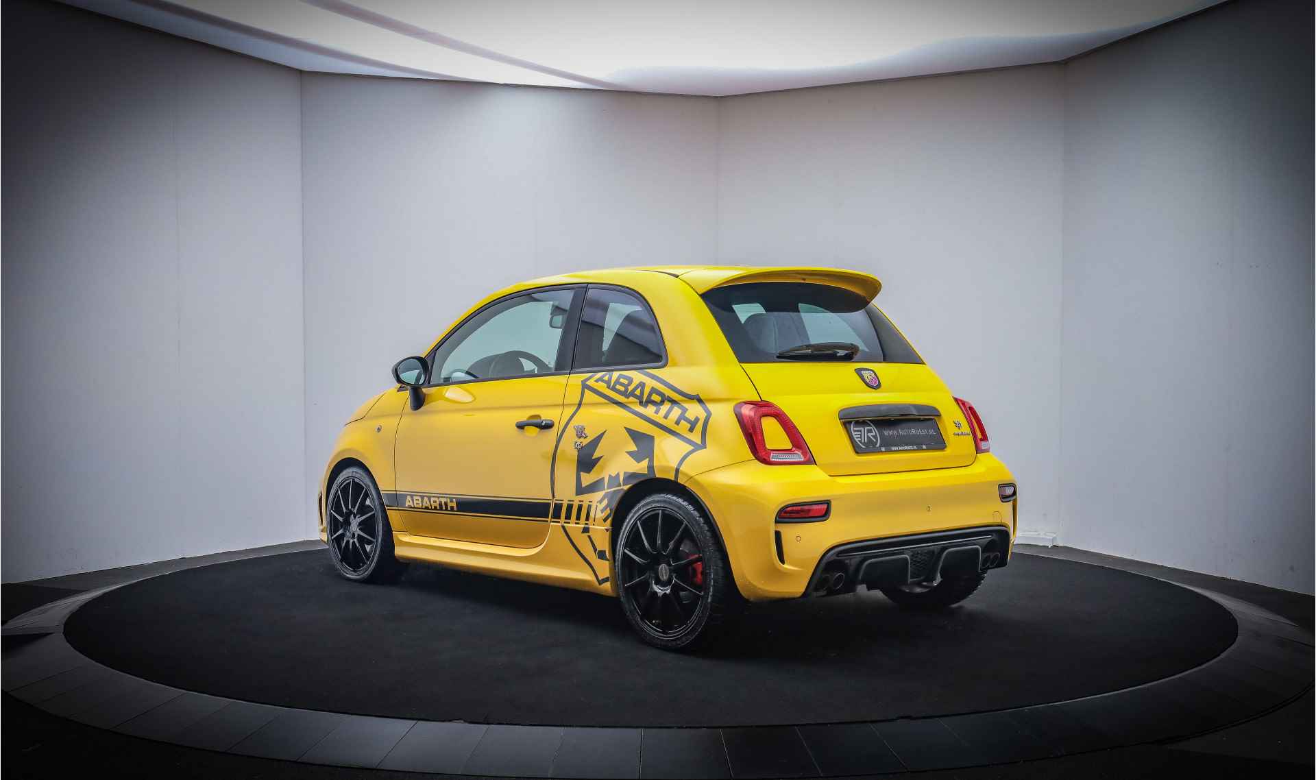 Fiat 500 1.4T 180Pk 595 ABARTH COMPETIZIONE BEATS AUDIO/XENON/SABELT STOELEN/CARPLAY/NAVI/DAB+/LMV 17''/PDC - 8/29