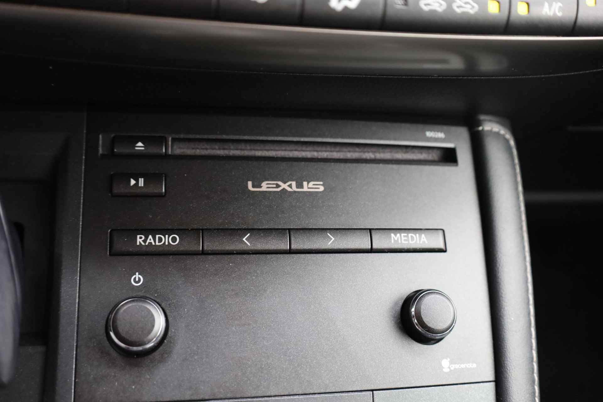 Lexus CT 200h Executive CAMERA LEER PANO TREKHAAK-AFN NAVI 2xPDC STOELVERWARMING - 27/58