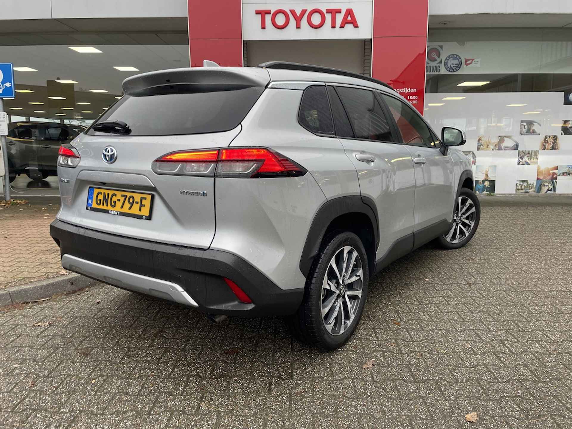 Toyota Corolla Cross 2.0 Hybrid 200 Dynamic Plus | Navi | Keyless Entry | Stoelverwar - 3/36