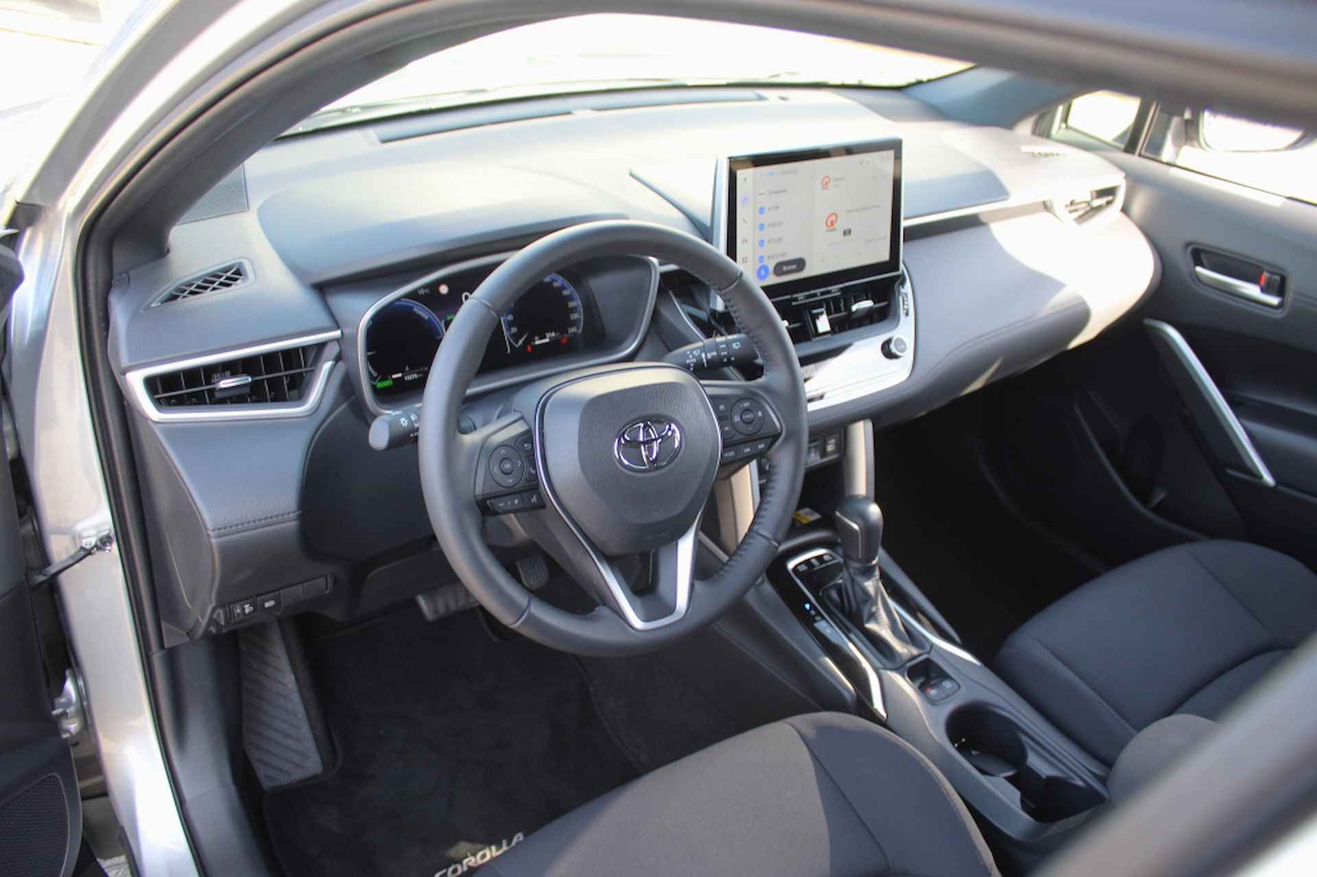 Toyota Corolla Cross 2.0 Hybrid 200 Dynamic Plus | Navi | Keyless Entry | Stoelverwar - 26/36