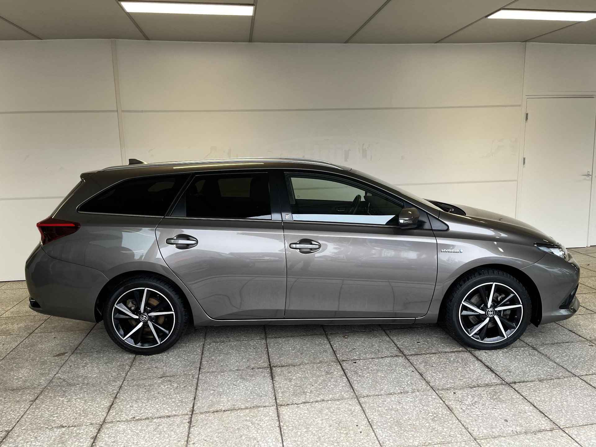 Toyota Auris Touring Sports 1.8 Hybrid edition S+ - 3/21