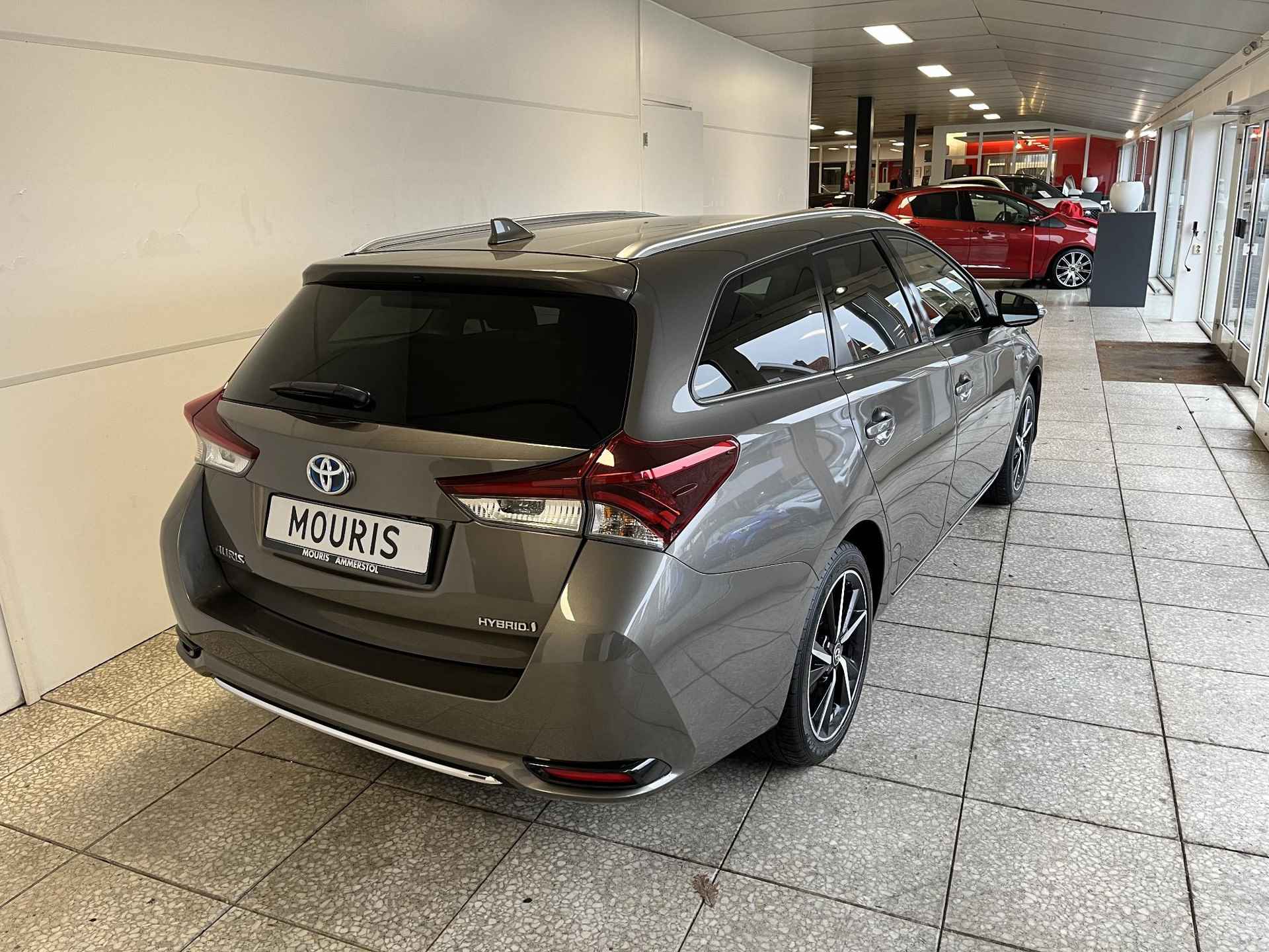 Toyota Auris Touring Sports 1.8 Hybrid edition S+ - 4/21